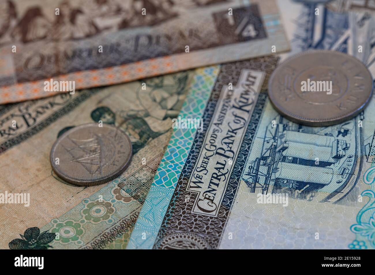 100 fils on Kuwaiti Dinar banknotes background Stock Photo