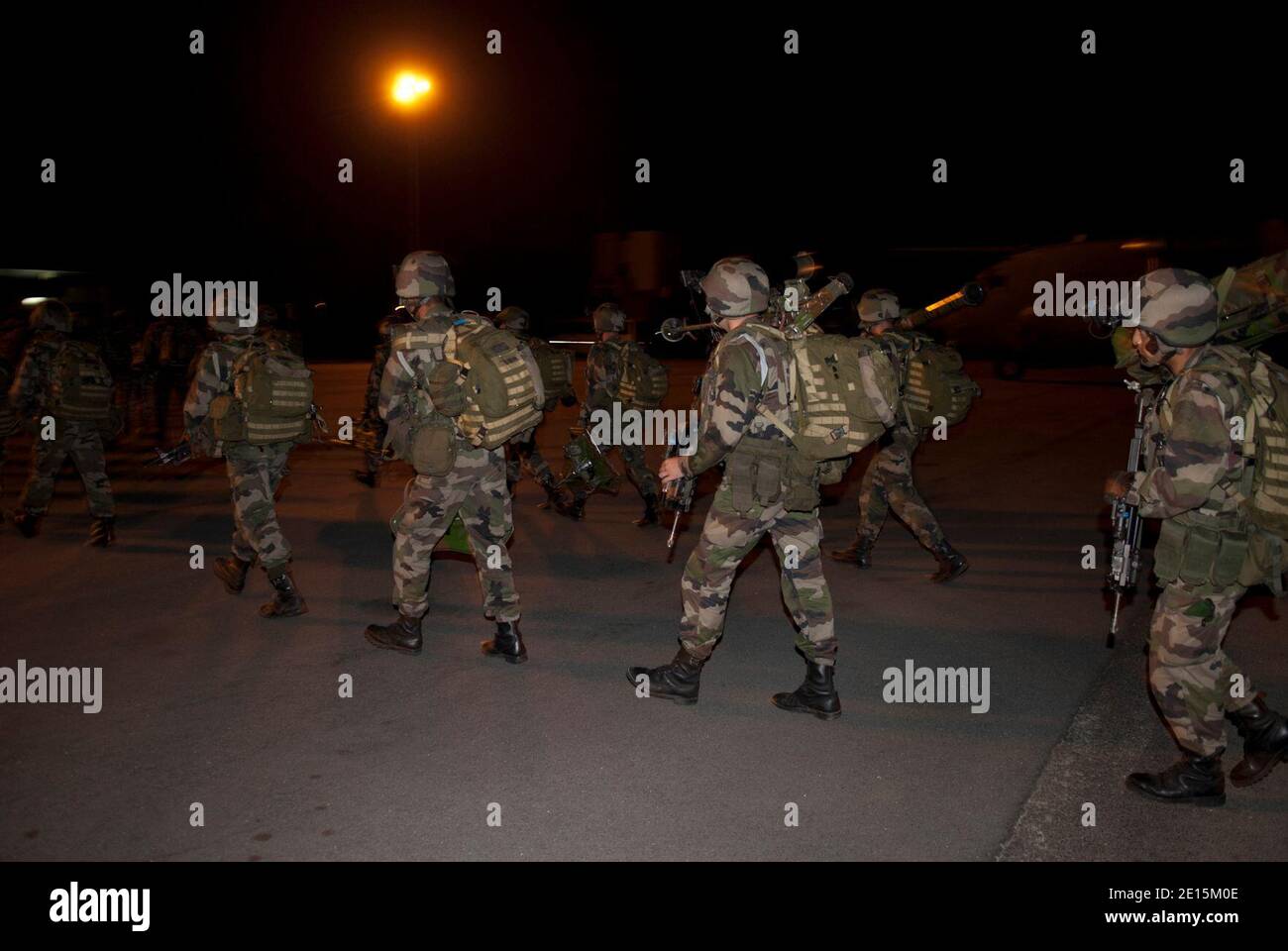 French troops took control of Abidjan airport, Ivory Coast during the night enter on April 2 and 3, 2011. France has also boosted its UN Licorne (Unicorn) mission in the cocoa-rich nation by 300 to around 1,400 troops, where part of their mission is to protect foreigners from attacks and looting amid rising insecurity. Photo by SCH Blanchet/ECPAD/ABACAPRESS.COM Stock Photo