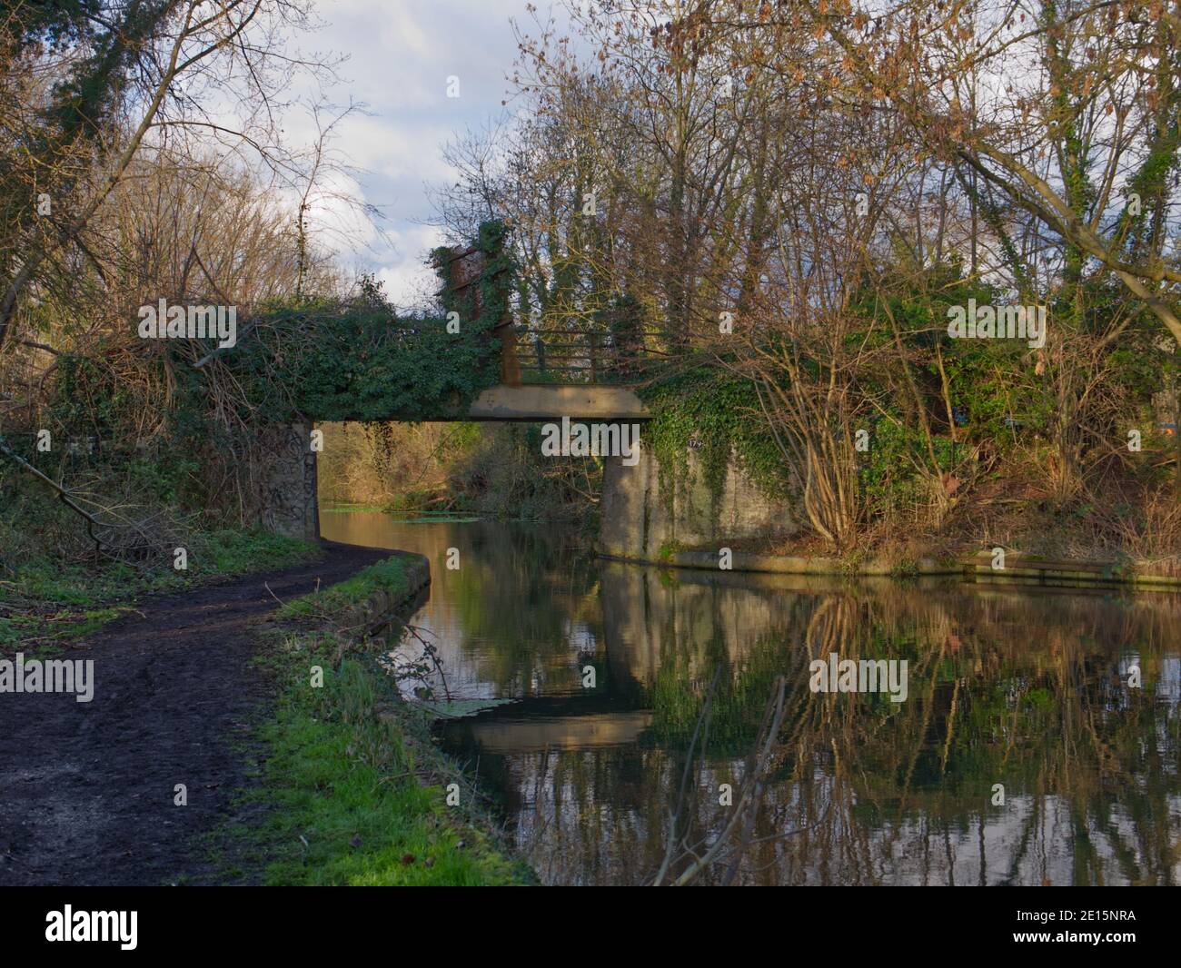 Grand Union Canal, Harefield, England. Canal Walk, towpath and Locks ...