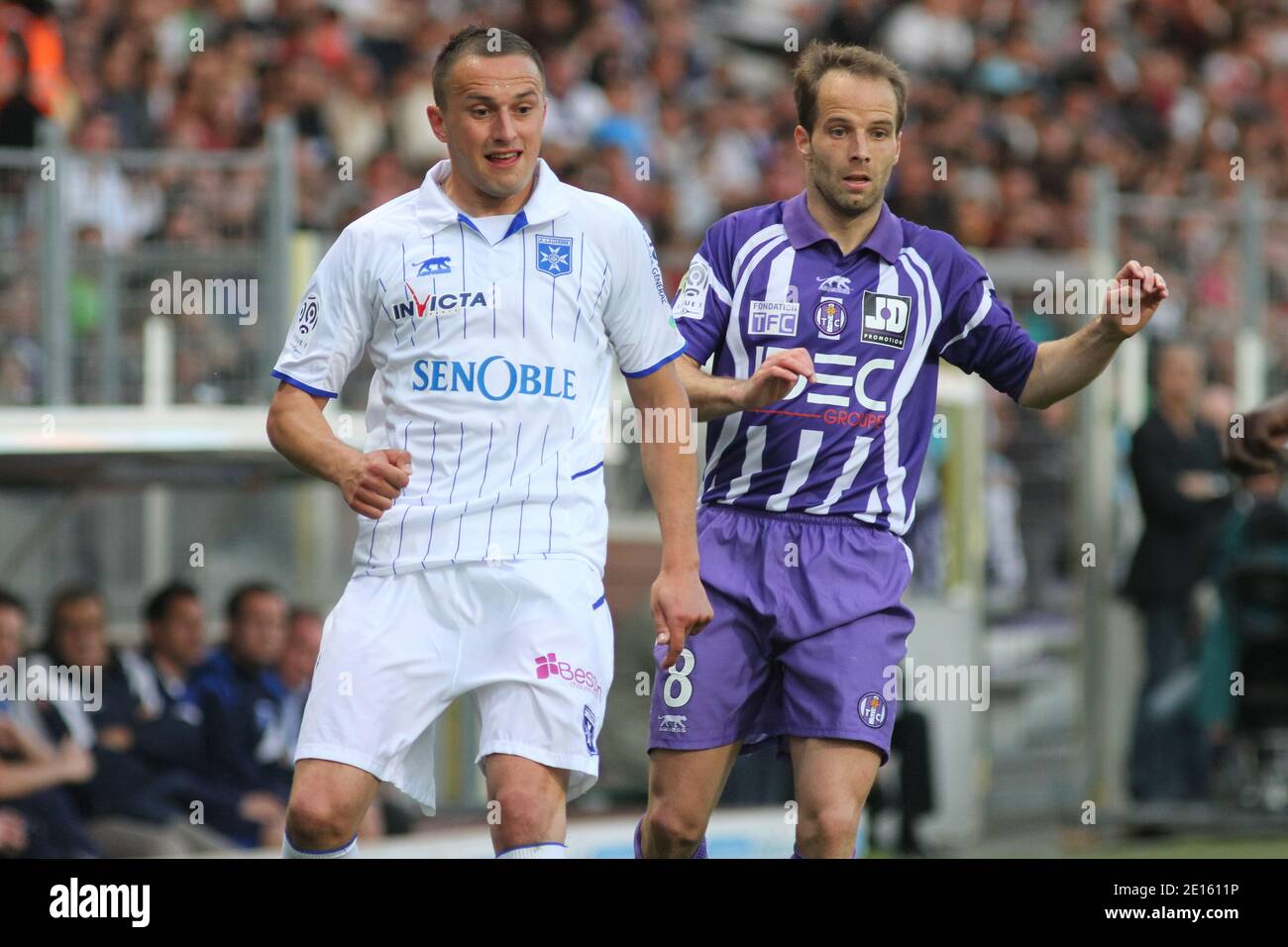 Auxerre Dariusz Dudka and Etienne Didot during the French First League soccer match, Toulouse vs Auxerre at stadium de Toulouse, France on April 16, 2011. Auxerre won 1-0. Photo by Paulo Dos Santos/ABACAPRESS.COM Stock Photo