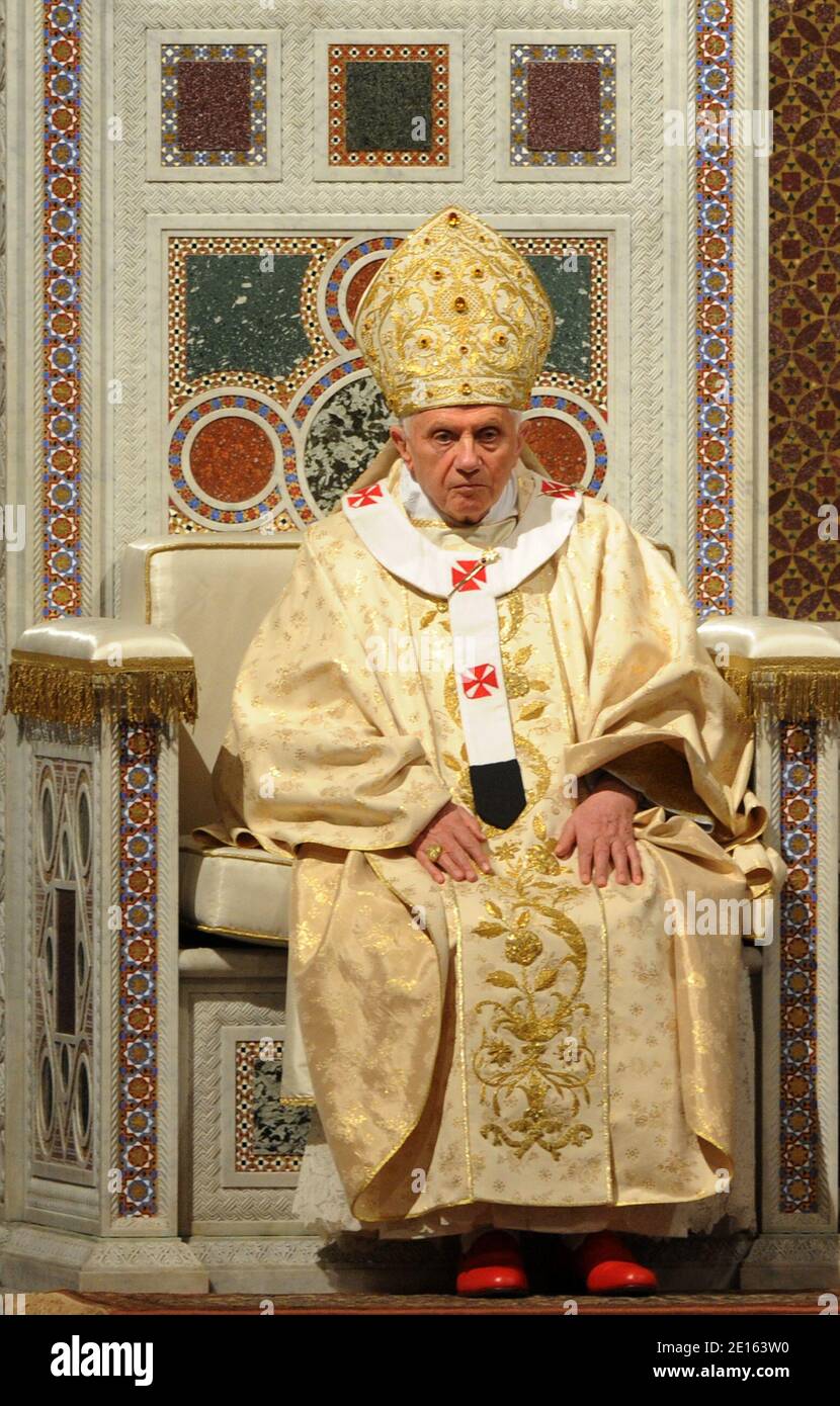 Pope Benedict XVI celebrates the Holy Thursday Mass in St. John in ...