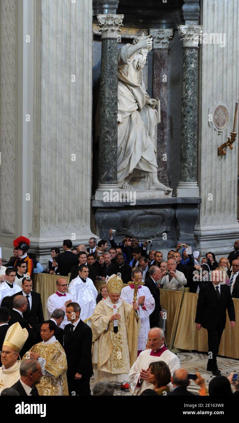 Pope Benedict XVI celebrates the Holy Thursday Mass in St. John in ...