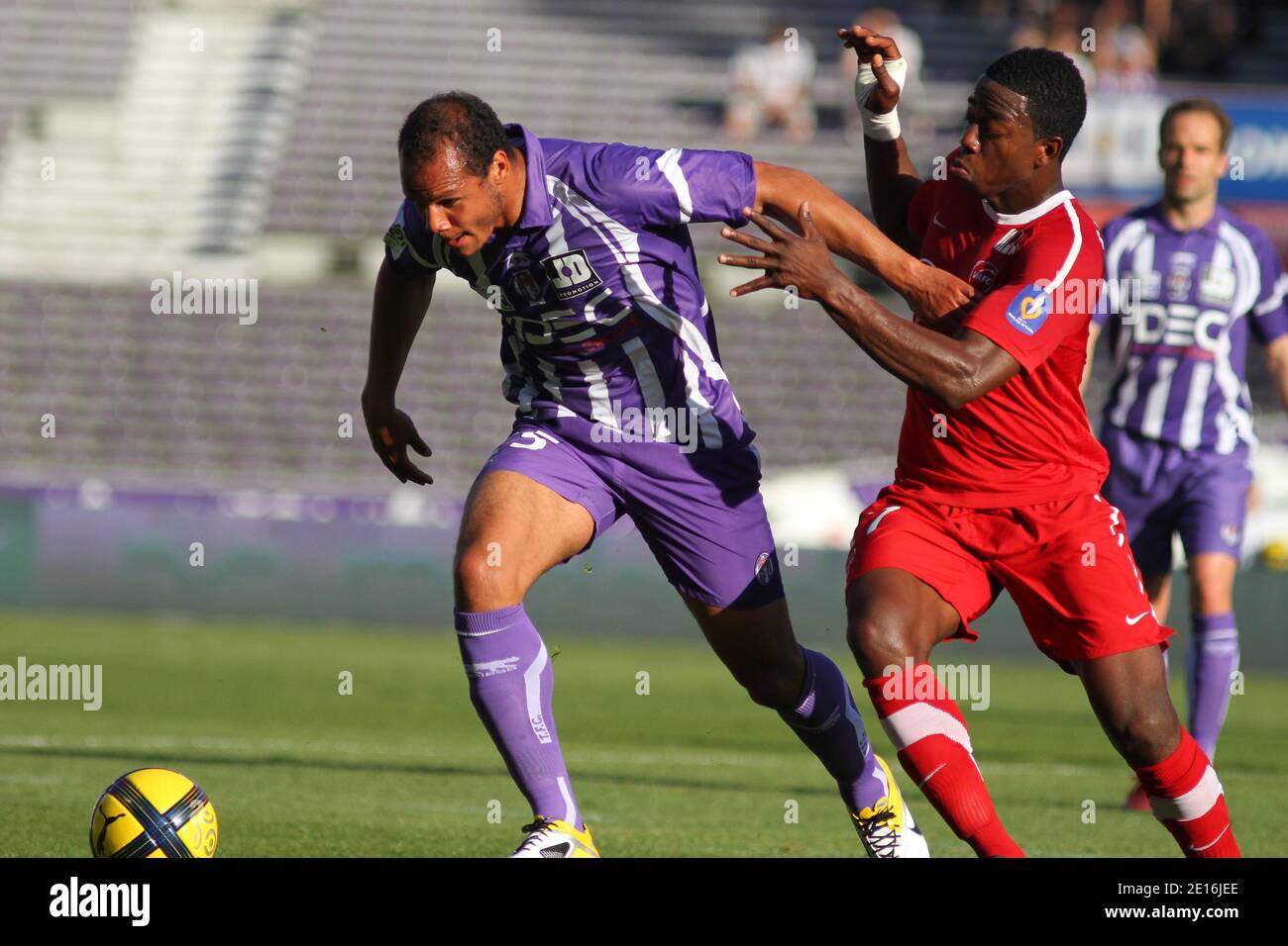 Toulouse FC player Braaten Daniel during the French First League soccer  match, Toulouse vs Valenciennes at stadium de Toulouse, France The match  ended in a 0-0 draw. Photo by Paulo Dos Santos/ABACAPRESS.COM