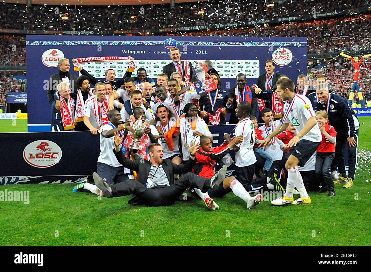Lille S Players Celebrate After Winning The French Cup Final Soccer Match Paris Saint Germain Vs Lille