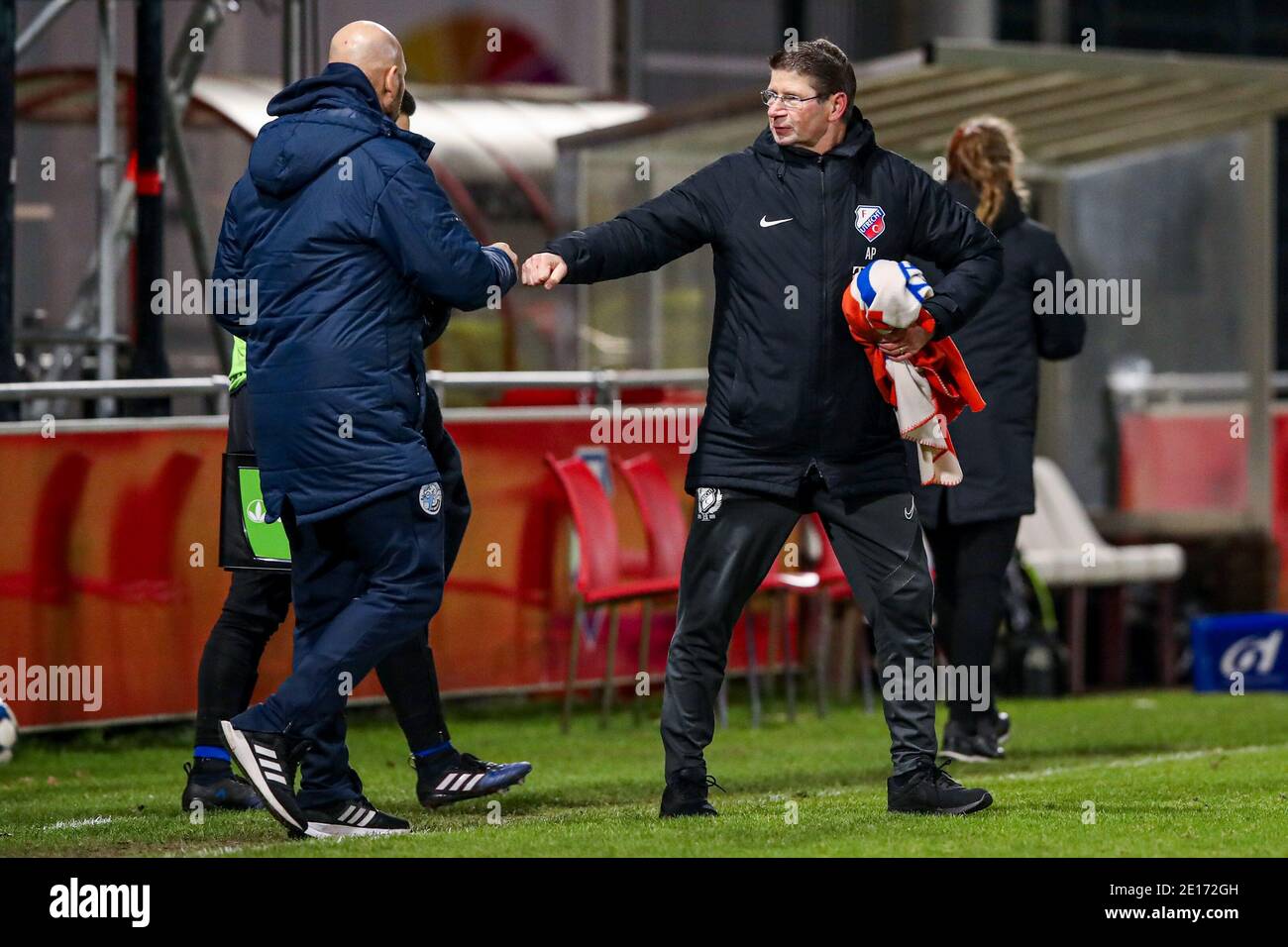 Kanagawa, Japan. 18th Feb, 2023. (L-R) Shuhei Yomoda head coach, Hirotaka  Mita (Yokohama FC) Football/Soccer : 2023 J1 League match between Yokohama  FC - Nagoya Grampus at Nippatsu Mitsuzawa Stadium in Kanagawa