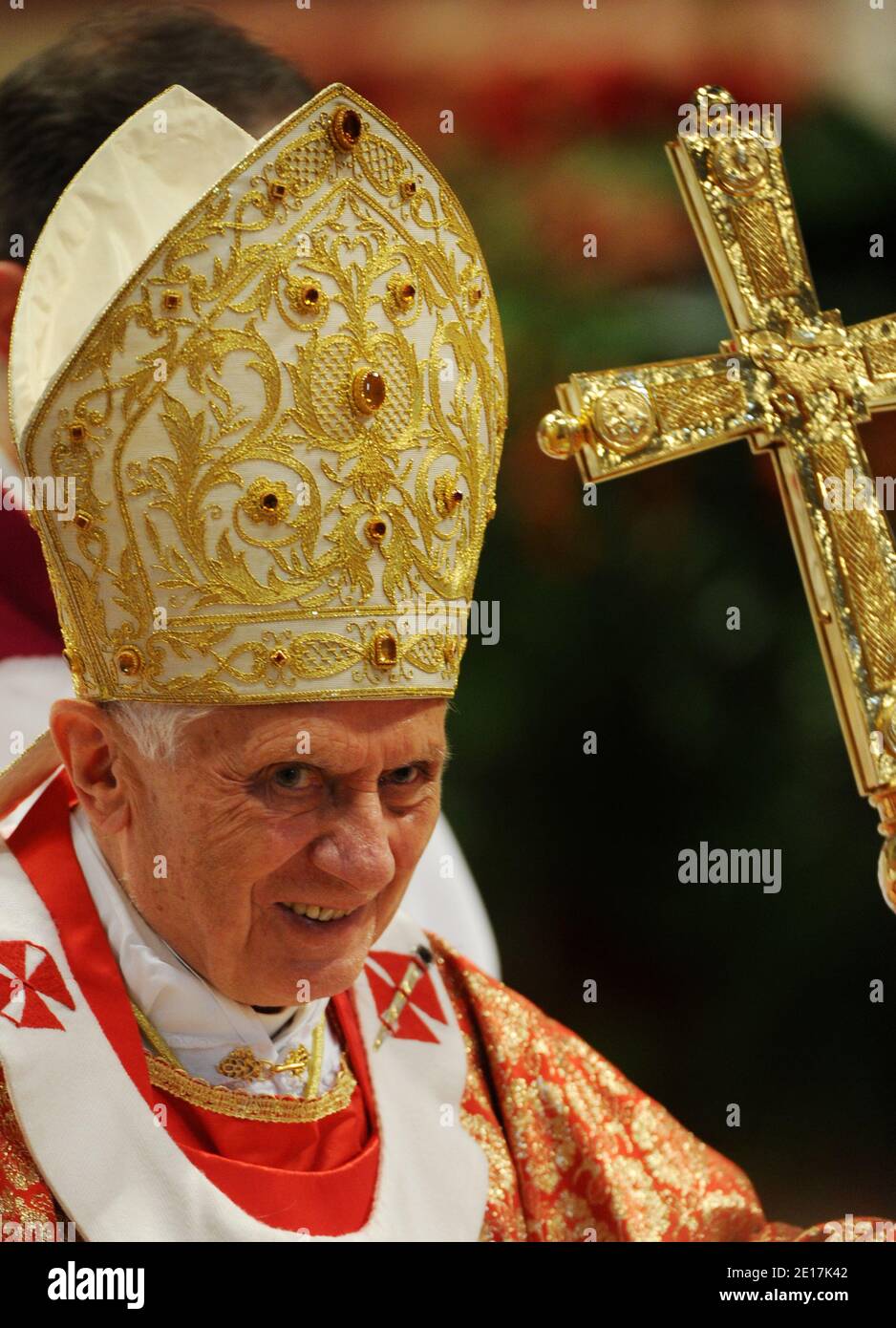 Pope Benedict XVI celebrates the Pentecost mass at St.Peters' Basilica ...