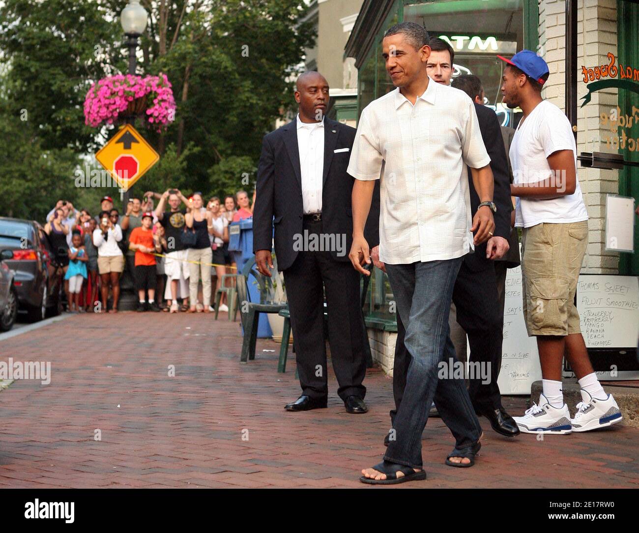 Barack obama jeans hi-res stock photography and images - Alamy