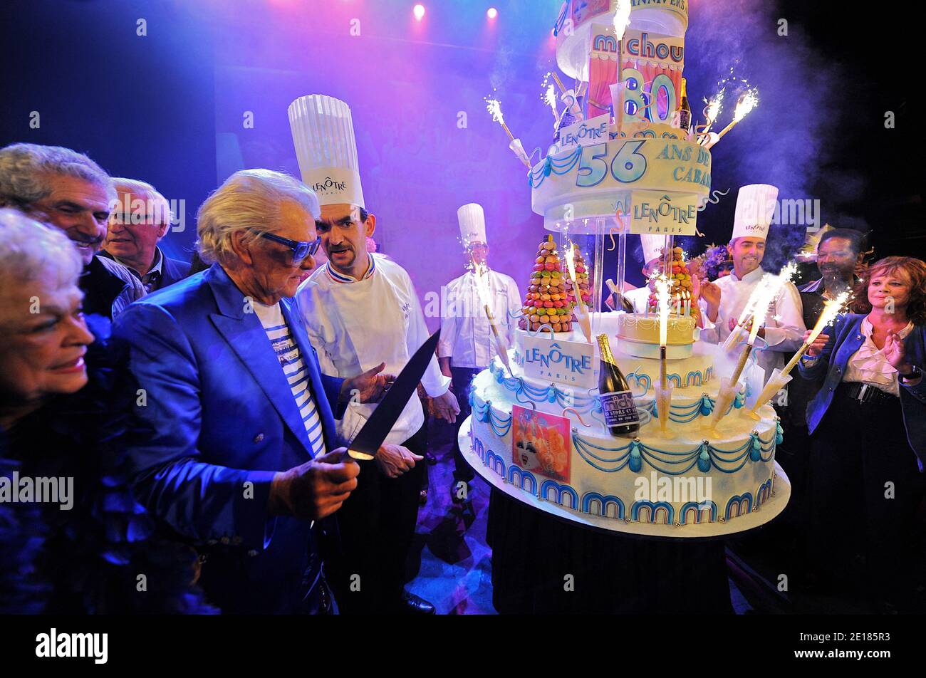 Gateau Anniversaire High Resolution Stock Photography And Images Alamy
