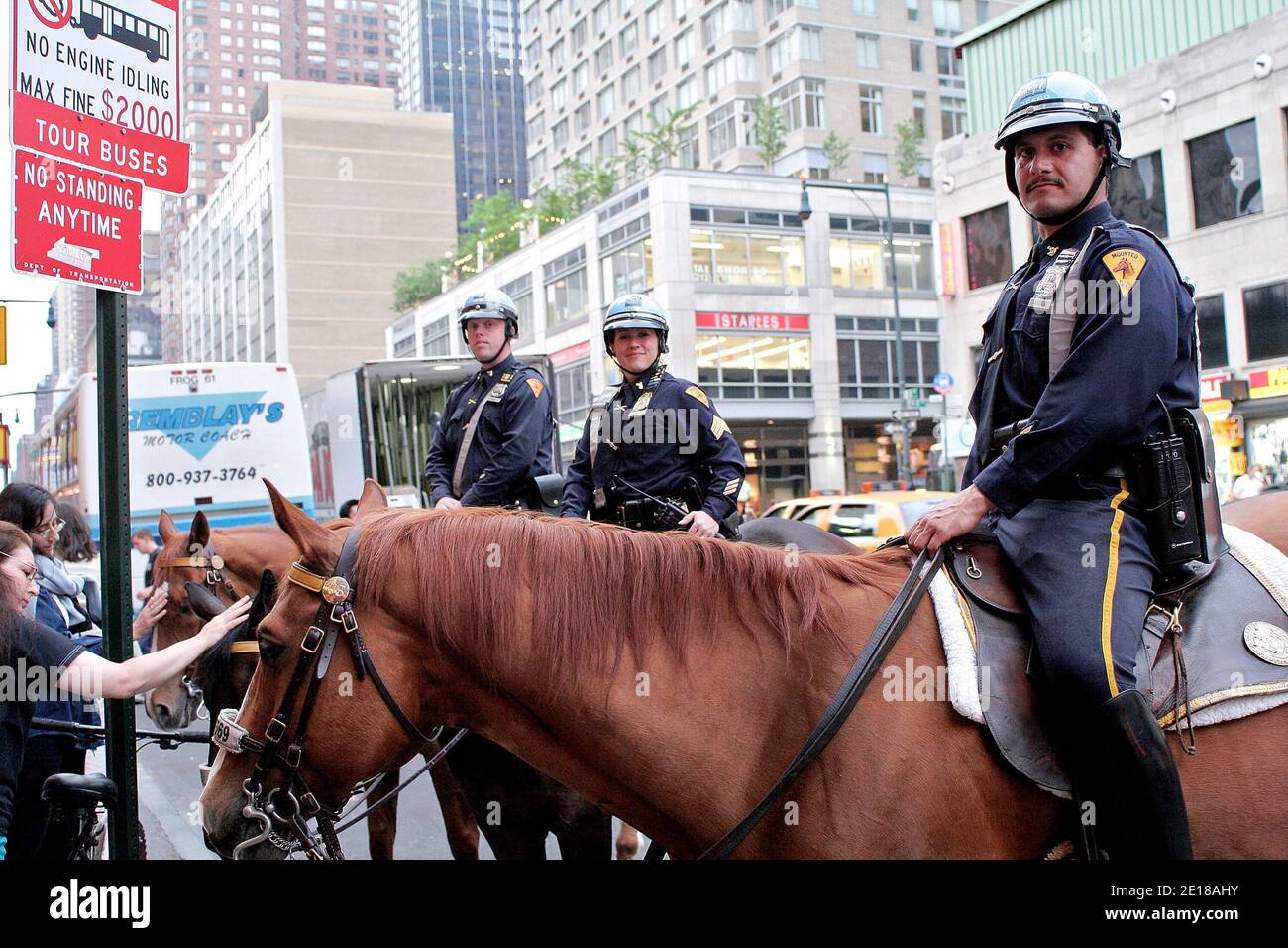 Nypd mounted unit hires stock photography and images Alamy