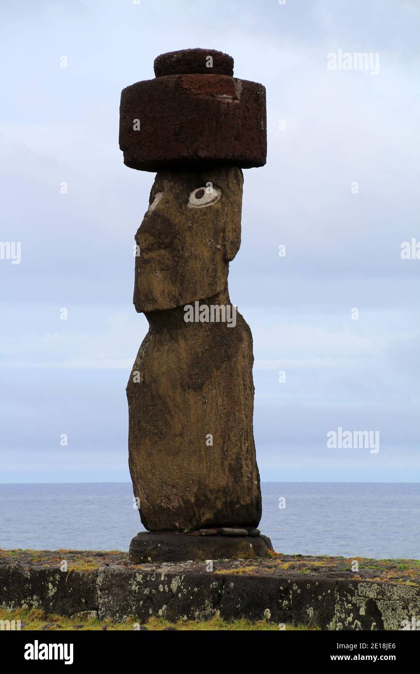 Ahu Ko Te Riku, the only complete moai on Easter Island, Rapa Nui, Polynesia, Chile, South America Stock Photo