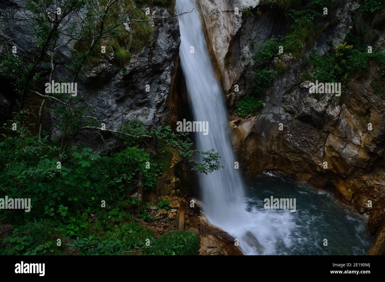 Small Waterfall Between Rocks Small pond between rocks hi-res stock photography and images - Alamy