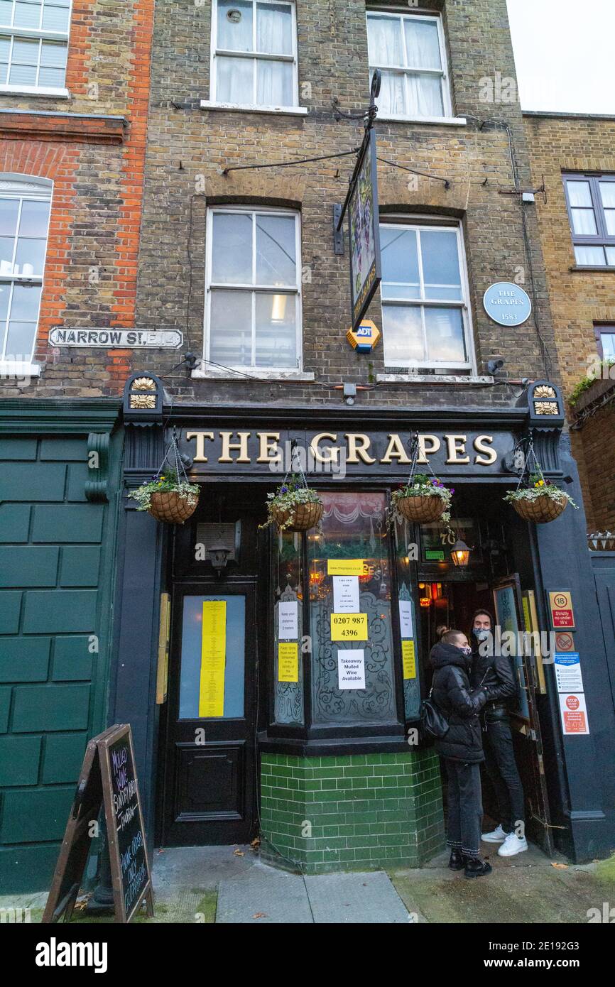 The Grapes Ale House, Limehouse, London Stock Photo Alamy