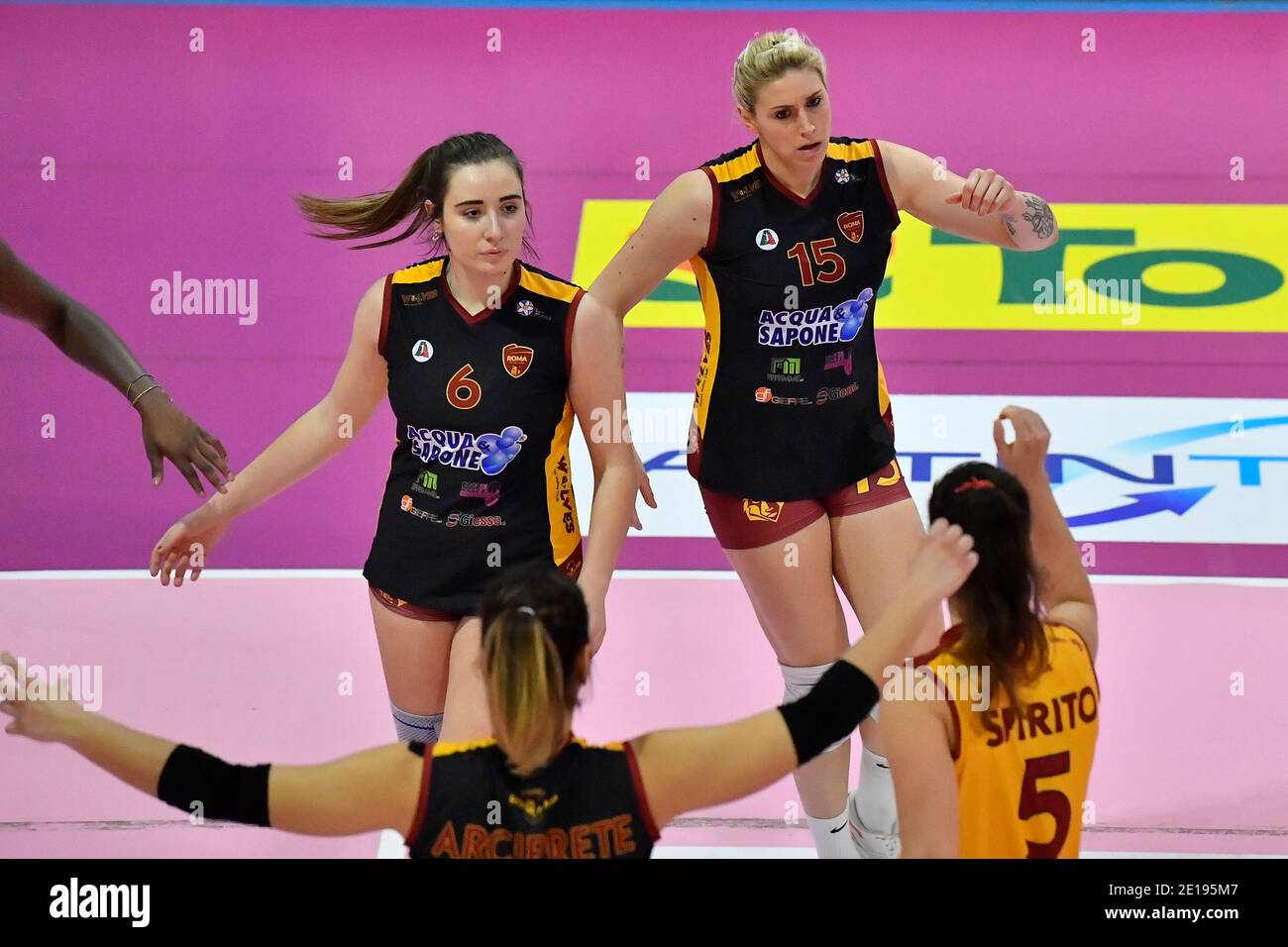 The Acqua & Sapone Roma Volley Club continues its winning march by  confirming itself as the leaders of the Western Group of the A2 Women's  Series. The Capitoline team, in fact, took