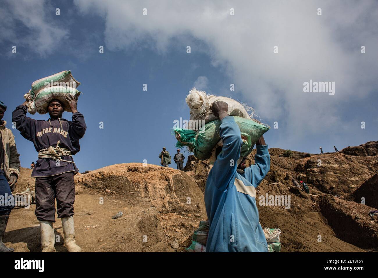 Artisanal cobalt mining congo hires stock photography and images Alamy