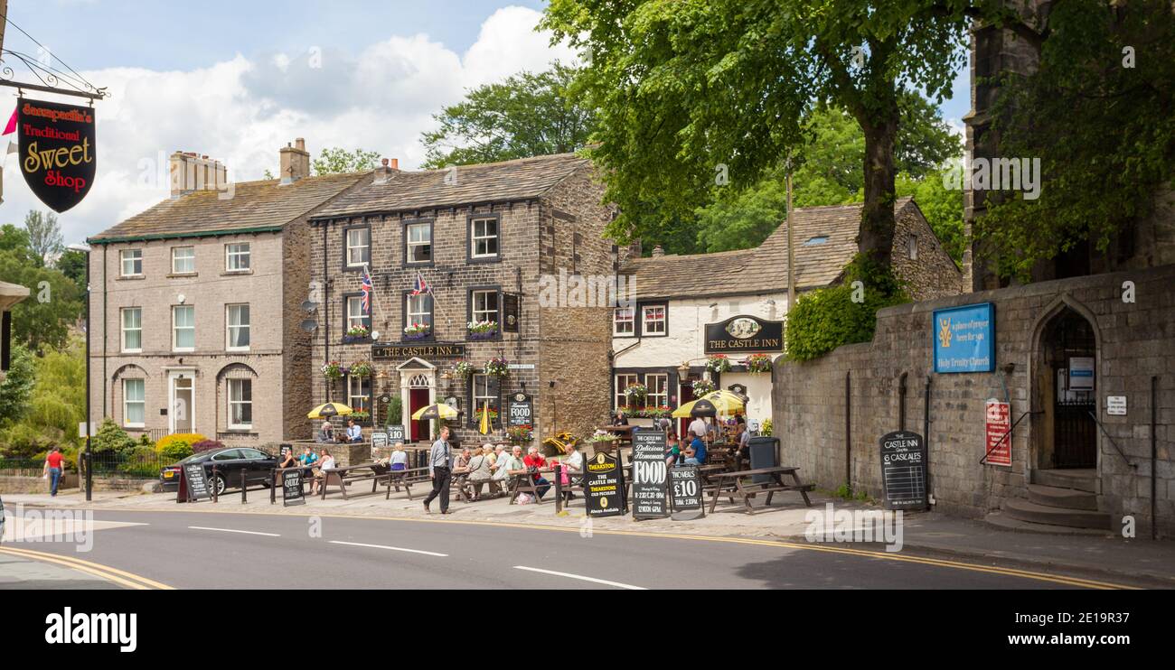 The Castle Inn on Mill Bridge in the centre of the Yorkshire market town of Skipton Stock Photo