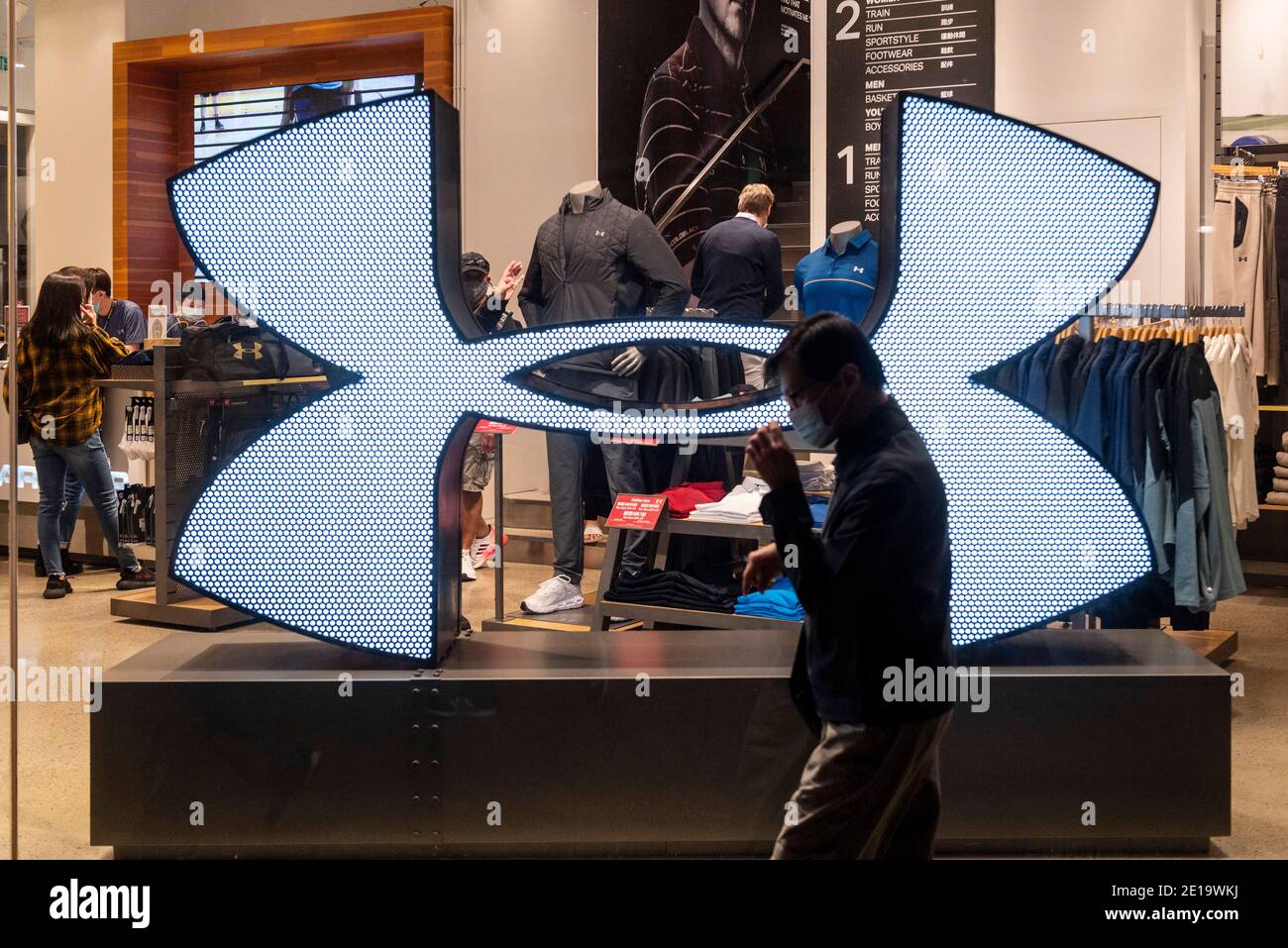 Under armour clothing hires stock photography and images Alamy