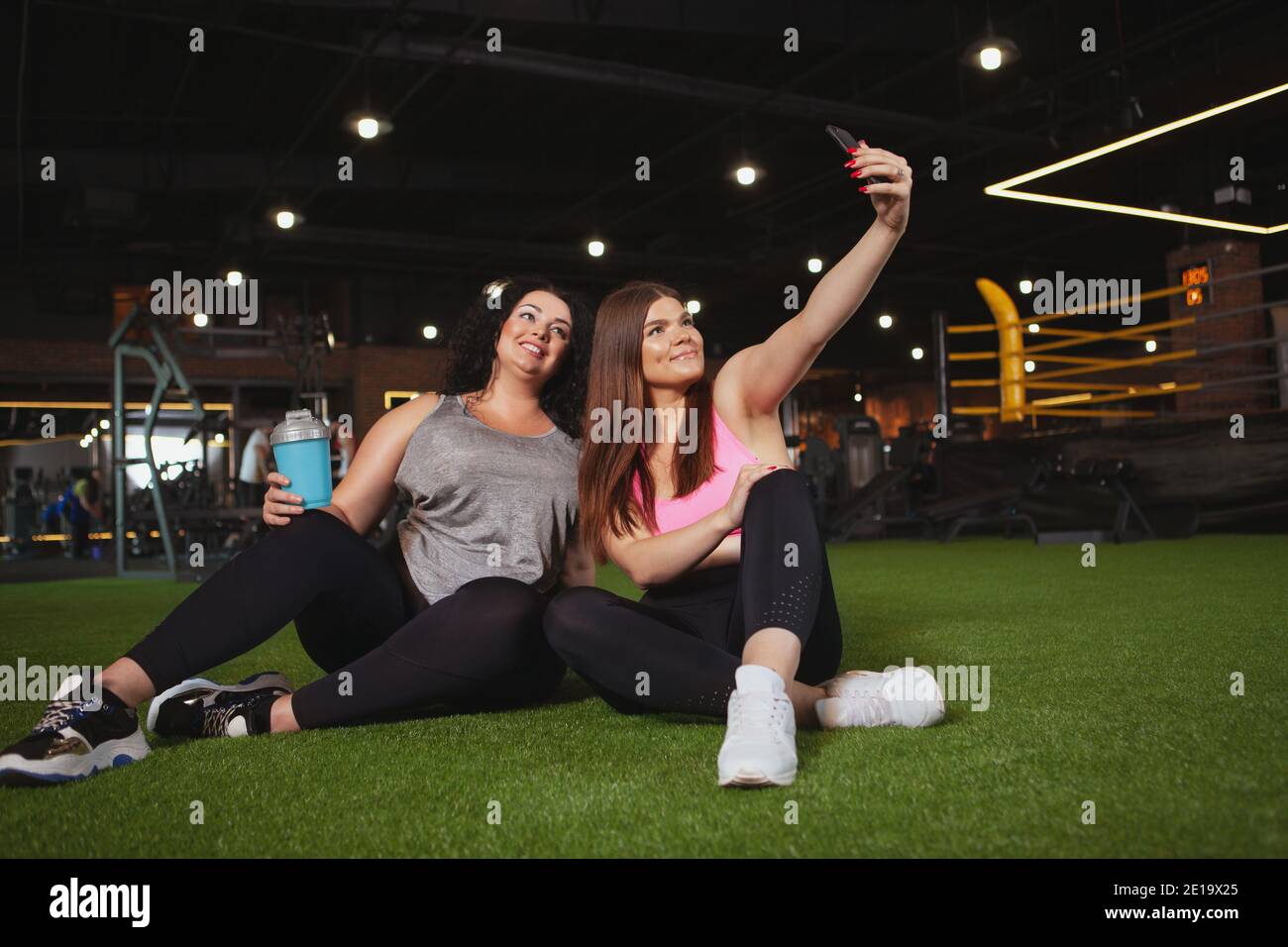 Plus size female exercise studio hi-res stock photography and images - Alamy