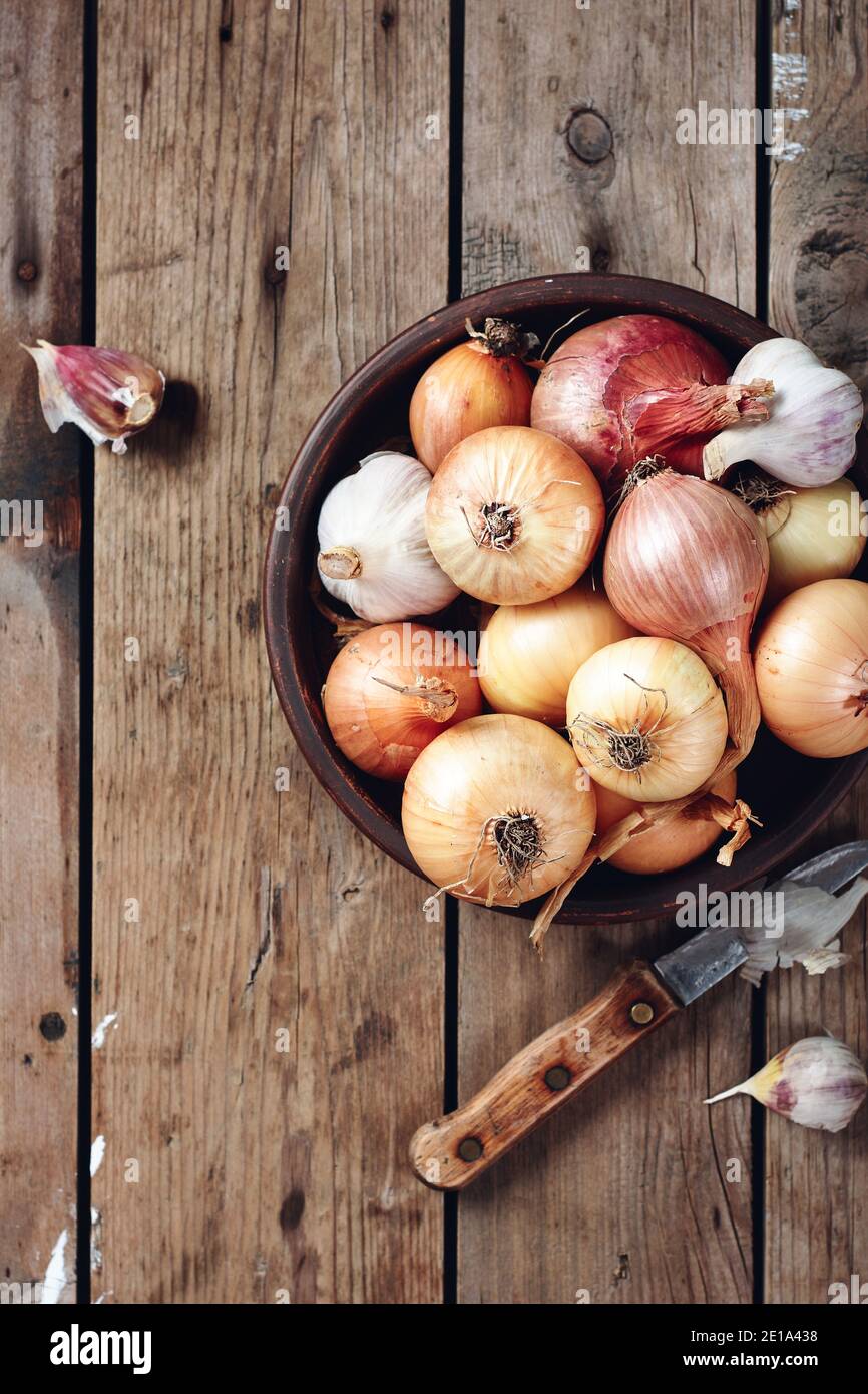 Yellow pearl onions in hi-res stock photography and images - Alamy