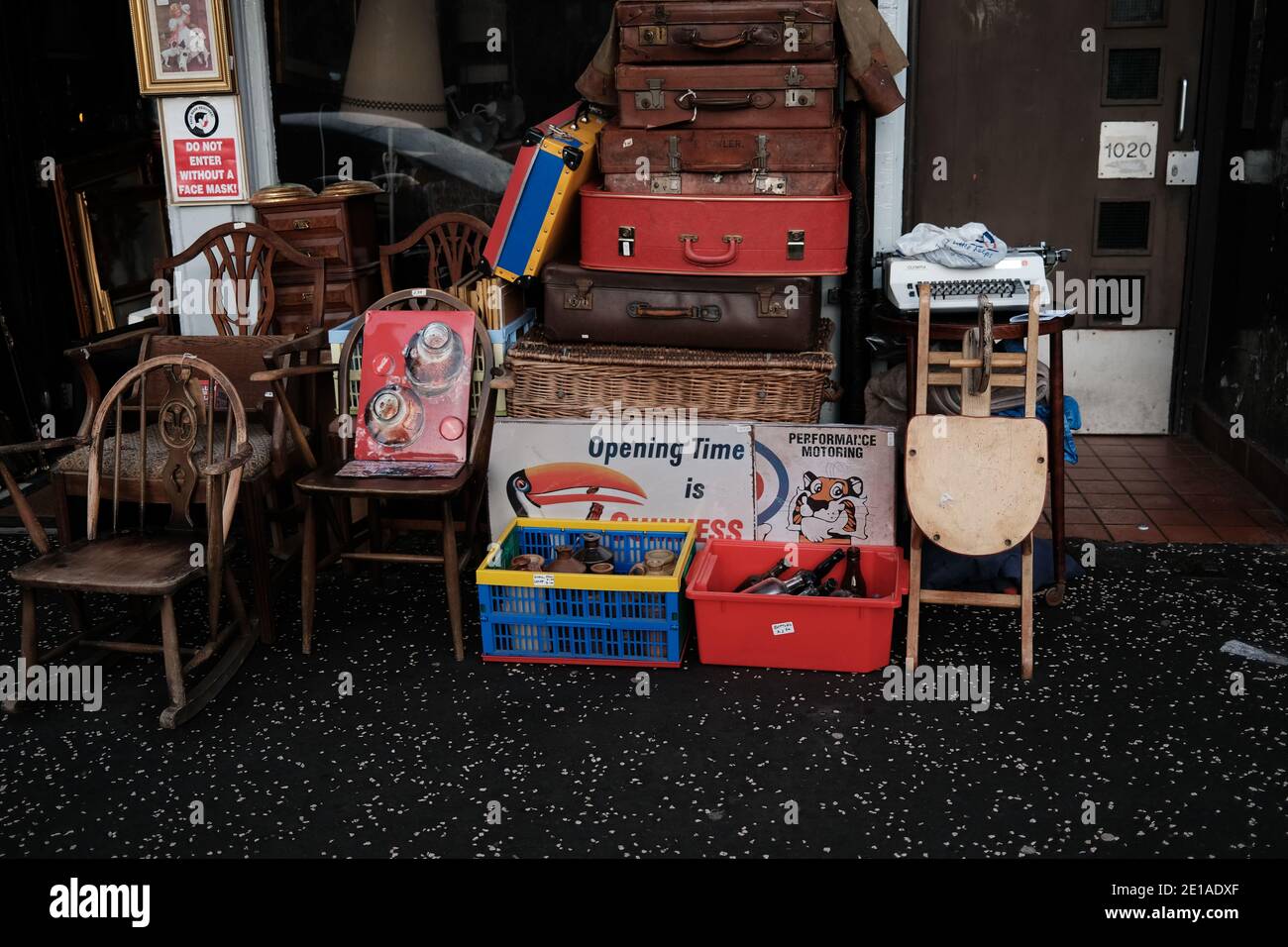 Items outside shop for sale, Finnieston. Glasgow (December 2020) Stock Photo