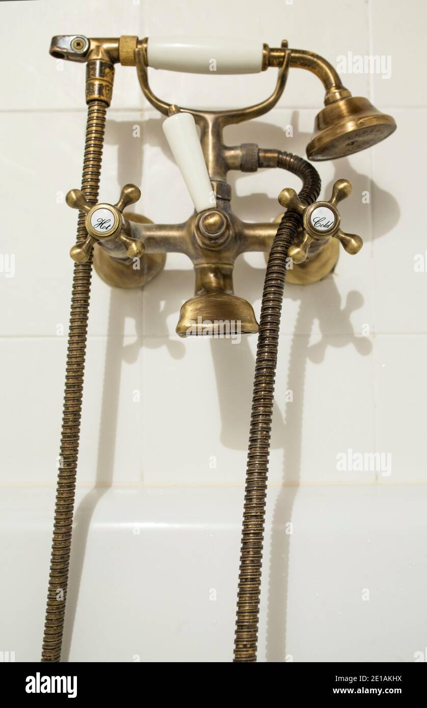 Vintage style faucet hires stock photography and images Alamy