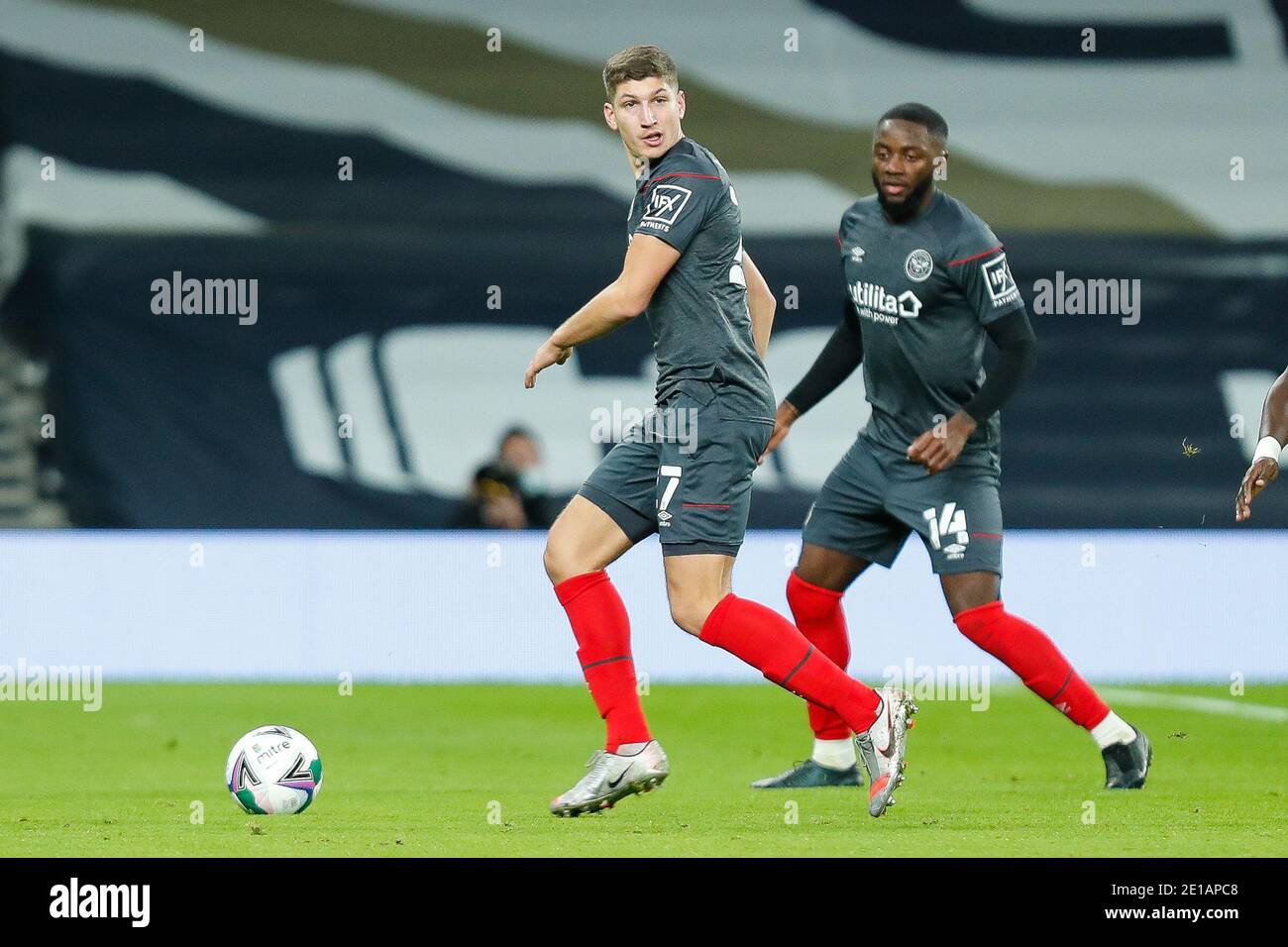 Sport place 4. Брентфорд Лондон. V Janelt Brentford. Диошдьёр ФК.