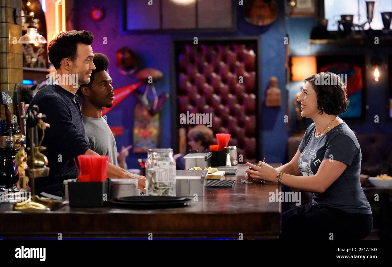 CALL ME KAT, from left Cheyenne Jackson, Julian Gant, Mayim Bialik