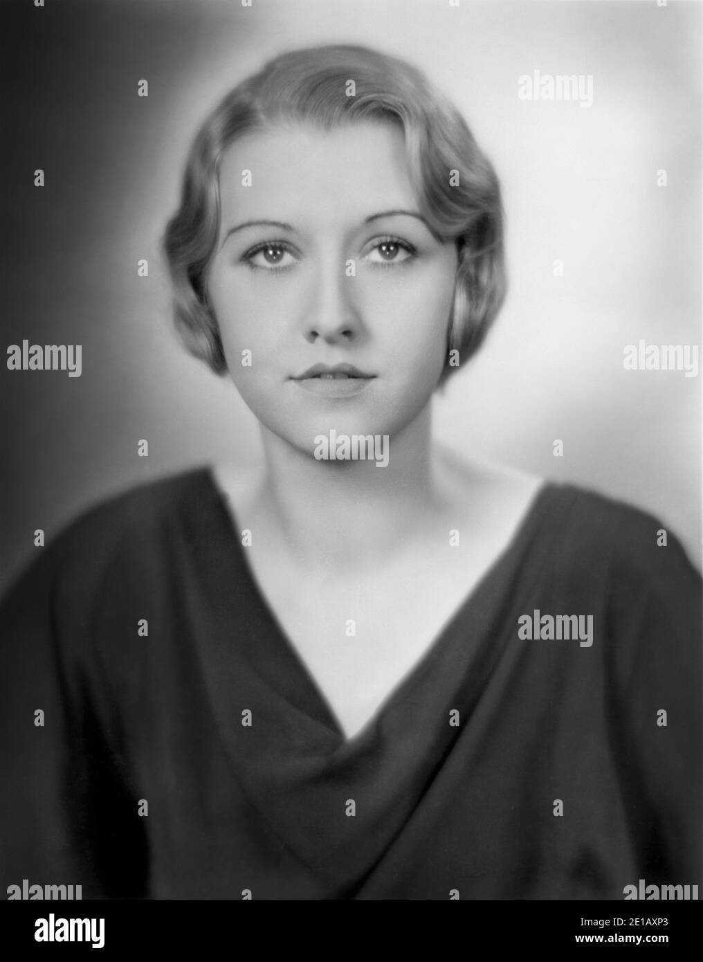 Evalyn Knapp, Head and Shoulders Publicity Portrait, Warner Bros Stock  Photo - Alamy, image size:1016x1390