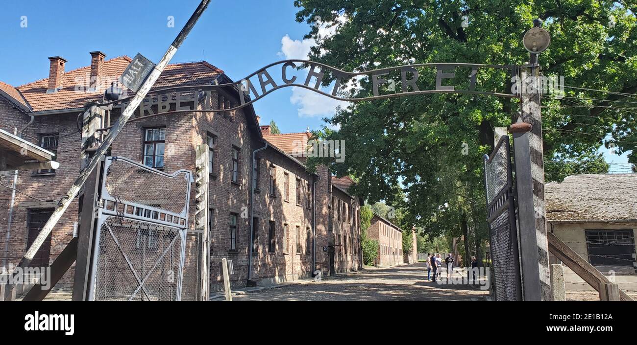 Głowna brama wejściowa do nazistowskiego obozu w Oświęcimiu, Polska Stock Photo