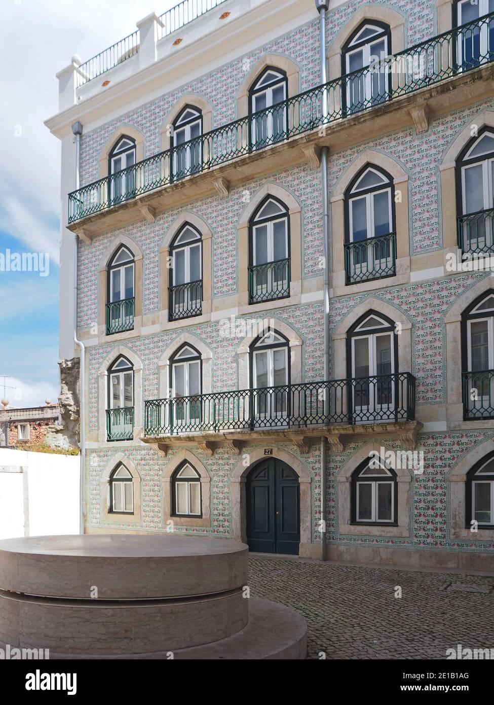 Lisbon tiles bench hires stock photography and images Alamy