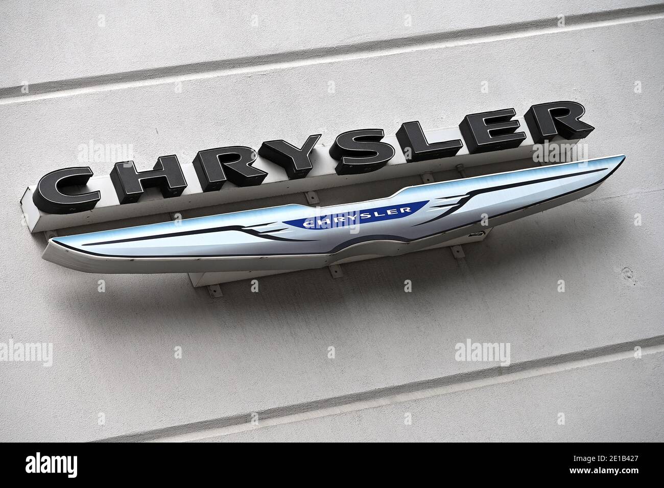 New York, USA. 05th Jan, 2021. Chrysler automobile logo at a dealership on Manhattan's Upper West Side, New York, NY, January 5, 2021. Shareholders of both Fiat Chrysler Automobiles and Peugeot (French) parent Group PSA approved a $58 billion merger to create the world's fourth-largest automaker. Stellantis, automotive manufacturing created as a result of the merger, holds brands such a s Jeep, Ram, Dodge, Maserati, Alfa-Romeo, Peugeot, Citroen, DS, Opel and Vauxhall. (Photo by Anthony Behar/Sipa USA) Credit: Sipa USA/Alamy Live News Stock Photo