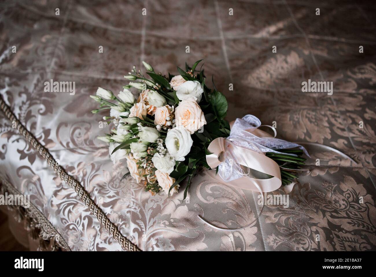 Wedding bouquet flowers lies hi-res stock photography and images - Alamy