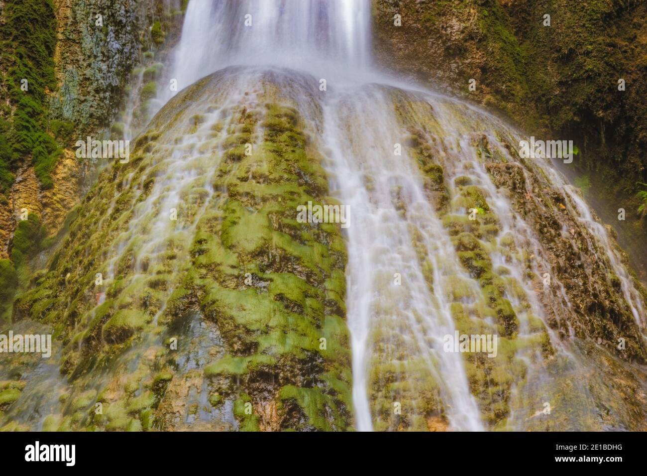 beatiful-cascades-waterfalls-on-efate-island-vanuatu-port-vila