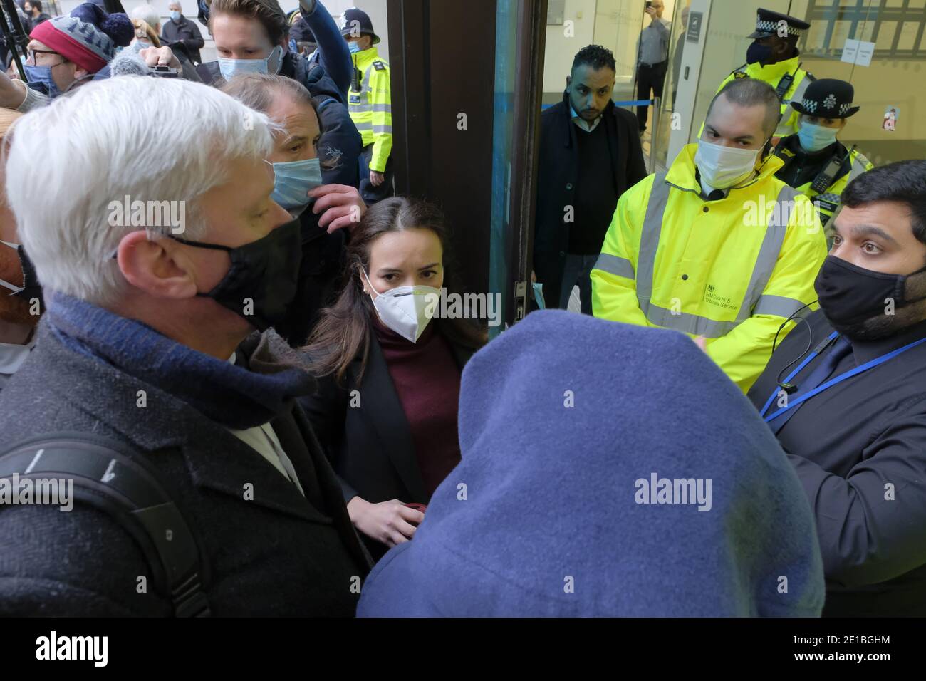 London, UK. 6th January, 2021. People wait outside the Westminster Magistrates Court during Assange’s bail hearing after the court decided not to extradite him to the US. Credit: Joao Daniel Pereira Credit: João Daniel Pereira/Alamy Live News Credit: João Daniel Pereira/Alamy Live News Stock Photo