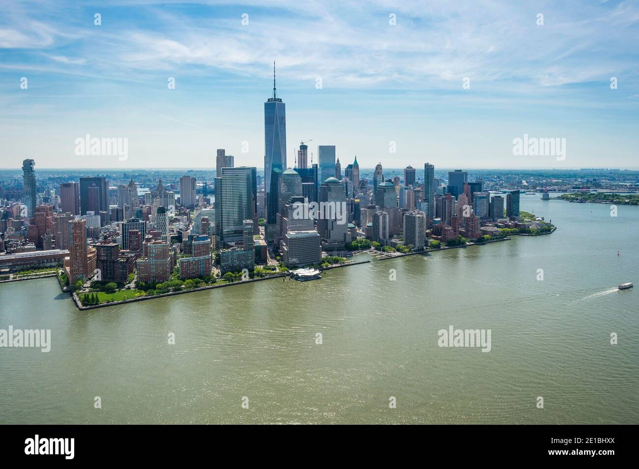 USA, New York: aerial view of Manhattan, the Hudson River and East ...