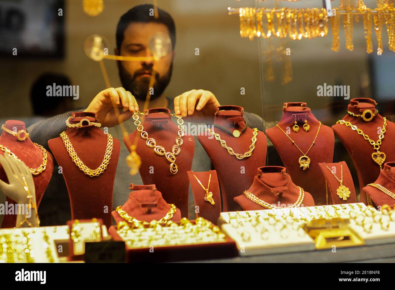 Gaziantep, Southeast Anatolia, Turkey. 22nd Dec, 2020. Gaziantep, Turkey. Gold jewels in a jeweller's shop in the town of Gaziantep, in southern Turkey. In Anatolia the tradition of crafting gold jewels is believed to go back over 5,000 years, and according to the World Gold Council Turkey is currently the world third largest manufacturing centre of gold jewellery Credit: Muhammad Ata/IMAGESLIVE/ZUMA Wire/Alamy Live News Stock Photo