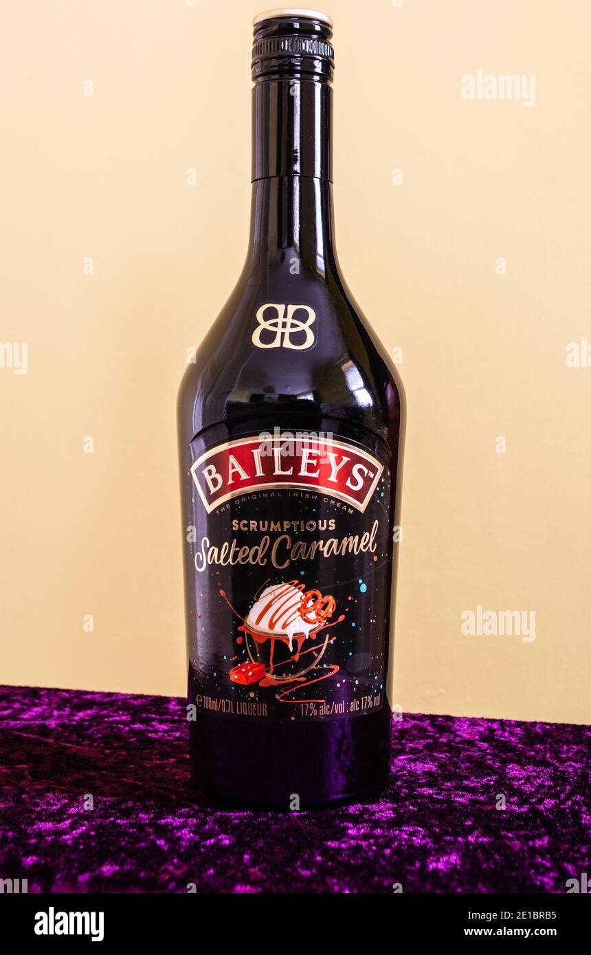 Baileys cream hi-res stock photography and images - Alamy