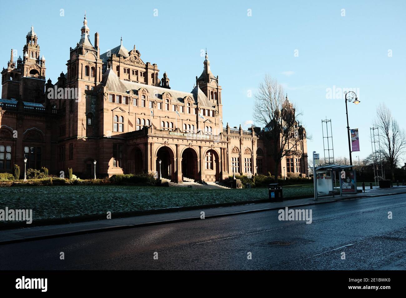 Empty art gallery hi-res stock photography and images - Alamy
