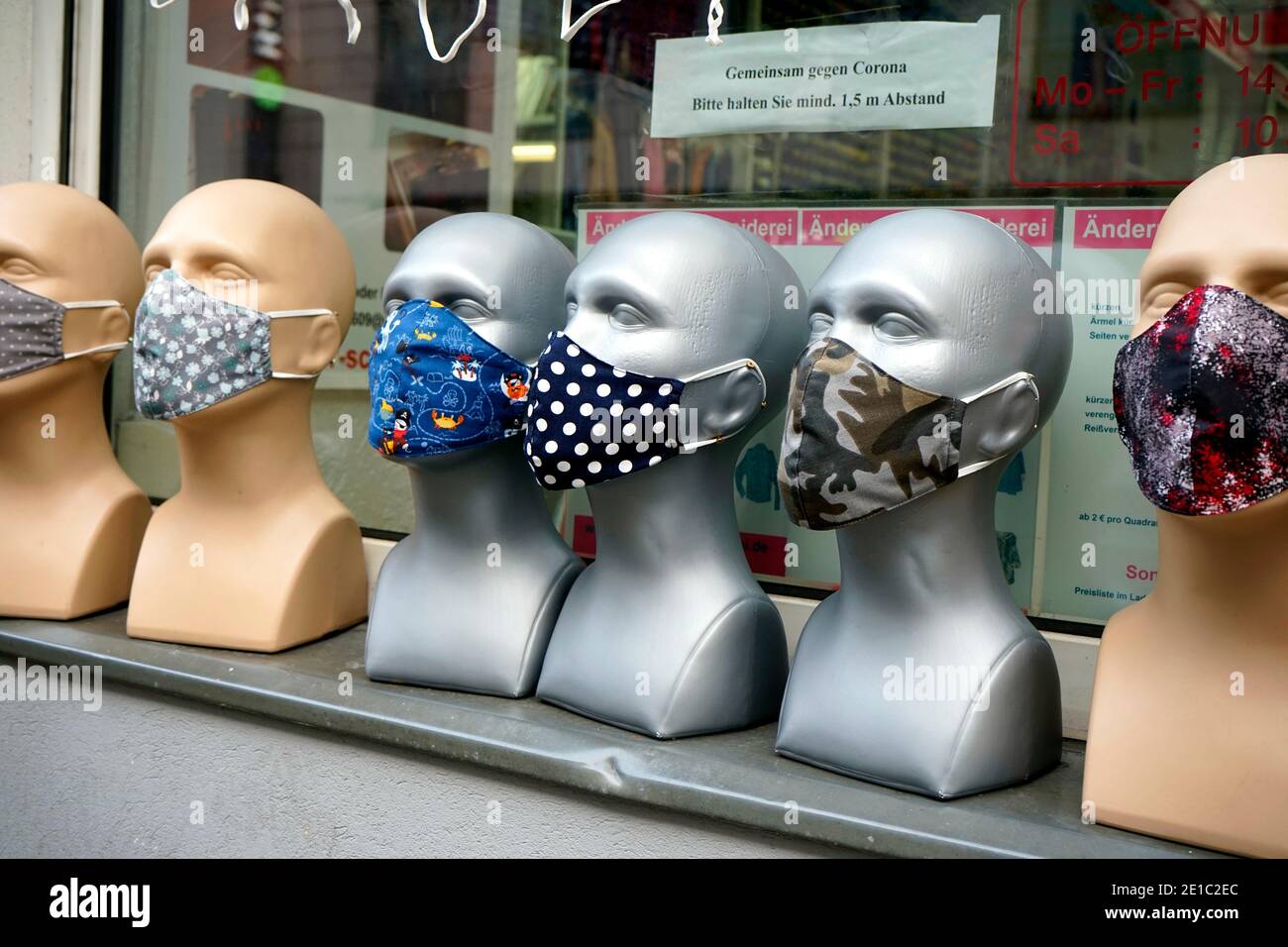 Symbolbild: Masken, Mund-Nase-Masken, Coronavirus, Covid19, Berlin  (nur fuer redaktionelle Verwendung. Keine Werbung. Referenzdatenbank: http://www.3 Stock Photo