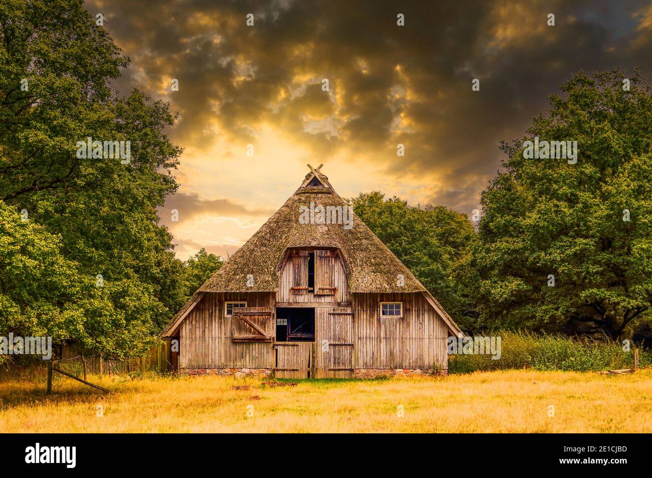 This well-preserved historical sheepfold is located in the idyllic Lüneburg Heath. Stock Photo