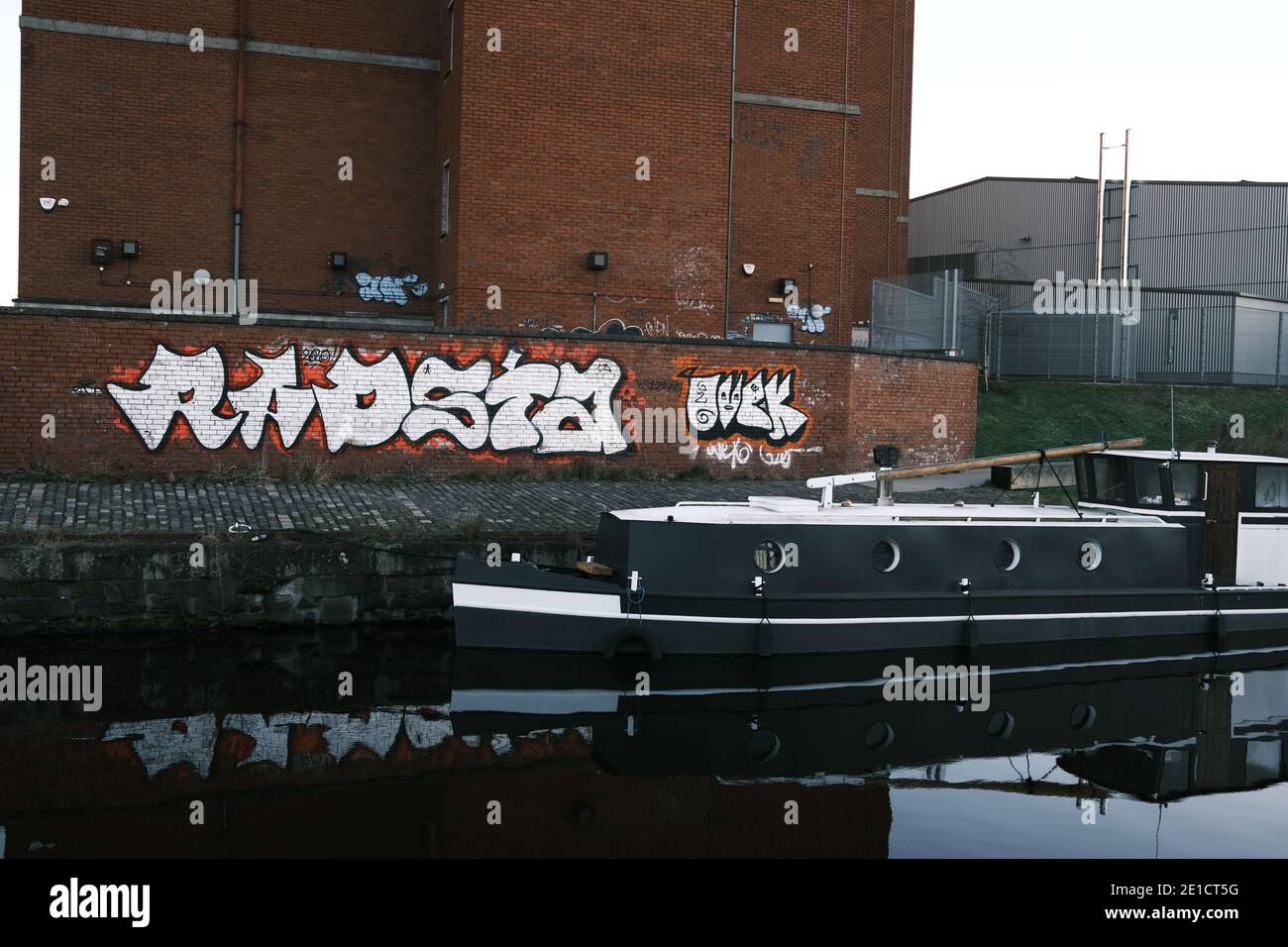House boat/barge moored at Forth and Clyde Canal near Glasgow City Centre/Firhill. Glasgow Stock Photo