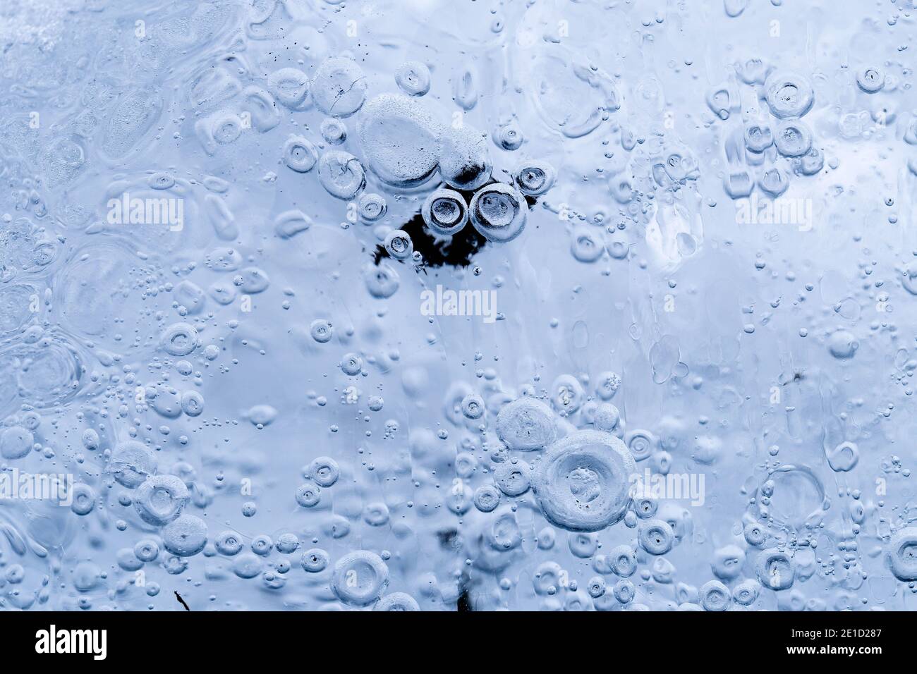 Eingeschlossene Luftblasen Im Eis Stock Photo Alamy
