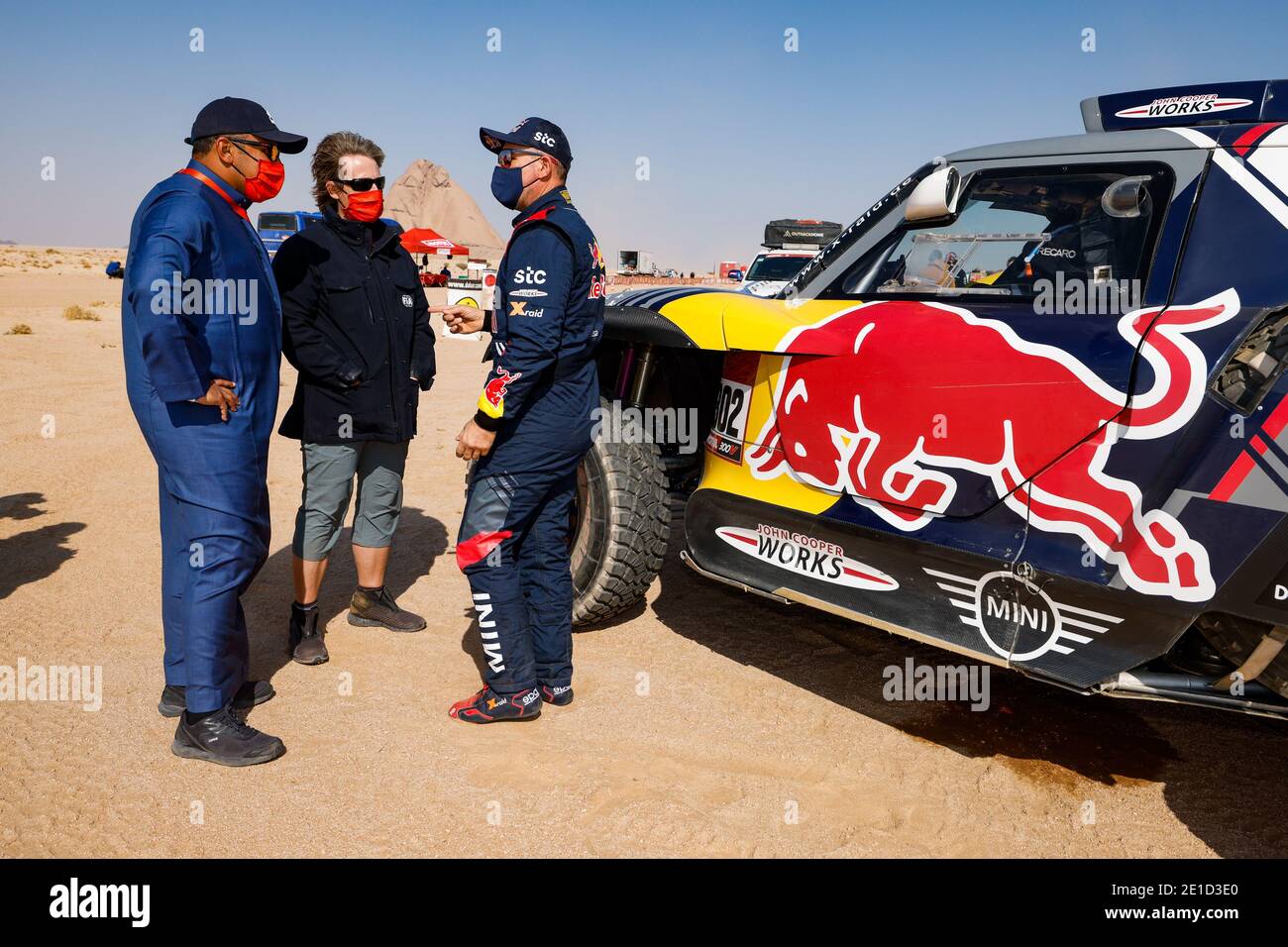 Peterhansel Stephane (fra), Mini, X-Raid Mini JCW Team, Auto, Prince KHALID BIN SULTAN AL-FAISAL AL SAUD, president of the Saudi Arabian Motor Federation, and Kleinschmidt Jutta, former Paris-Dakar rally winner, during the 4th stage of the Dakar 2021 between Wadi Al Dawasir and Riyadh, in Saudi Arabia on January 6, 2021 - Photo Florent Gooden / DPPI / LM Stock Photo