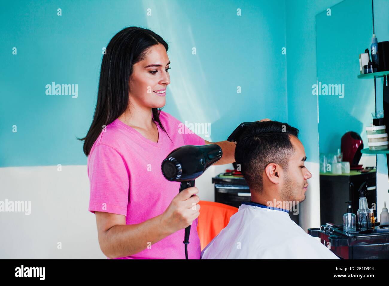 hair cutter man in english