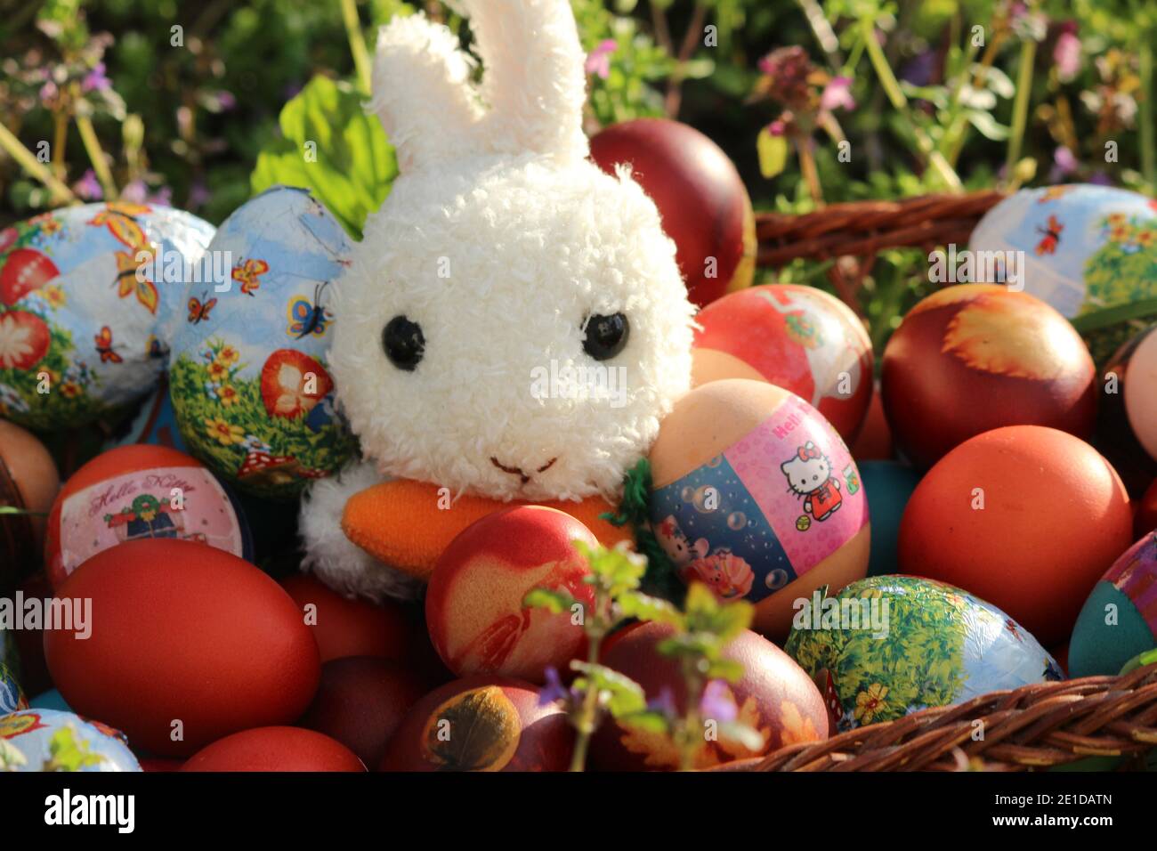Easter bunny flowers eggs hi-res stock photography and images - Alamy