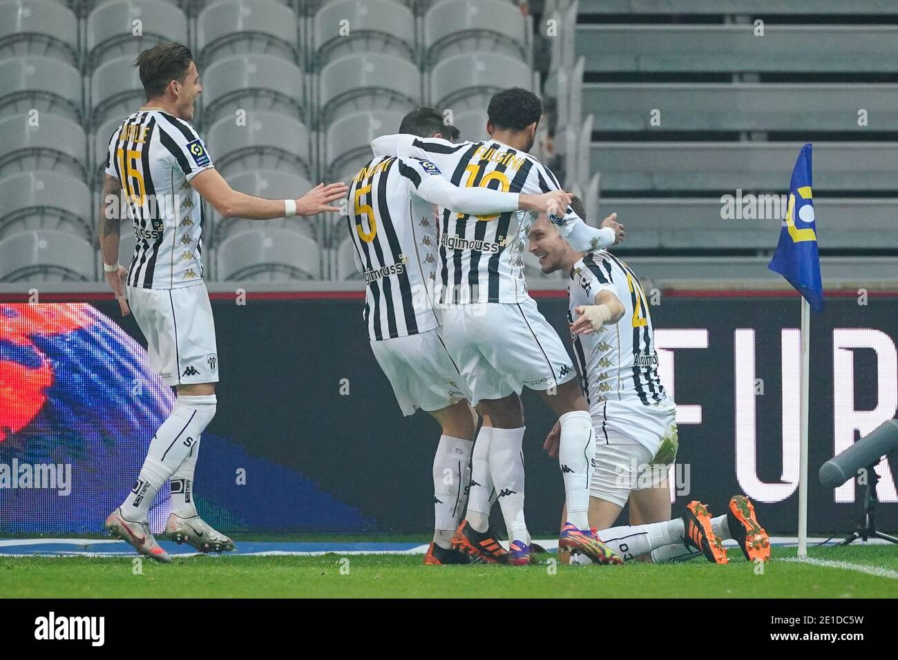 LILLE, FRANCE - JANUARY 6: Romain Thomas of Angers SCO celebrating his second goal during the Ligue 1 match between Lille OSC and Angers SCO at Stade Pierre Mauroy on January 6, 2021 in Lille, France (Photo by Jeroen Meuwsen/BSR Agency/Alamy Live News)*** Local Caption *** Romain Thomas Stock Photo