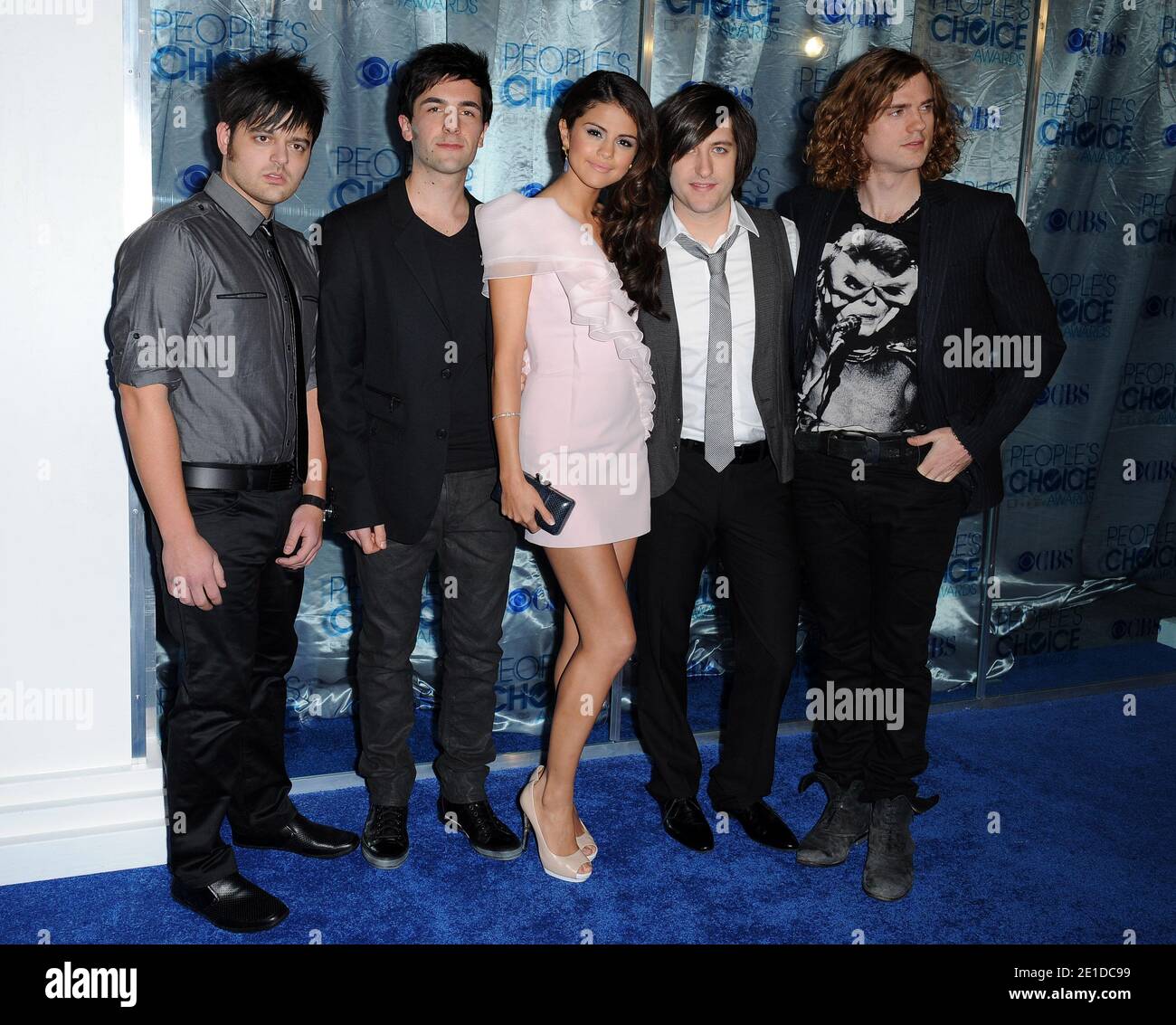 Selena Gomez attends the 2011 People&rsquo;s Choice Awards at the Nokia