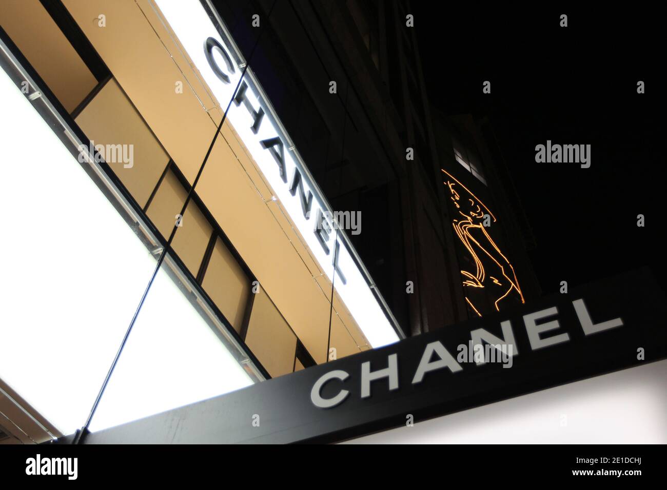 Chanel madison avenue boutique hi-res stock photography and images - Alamy