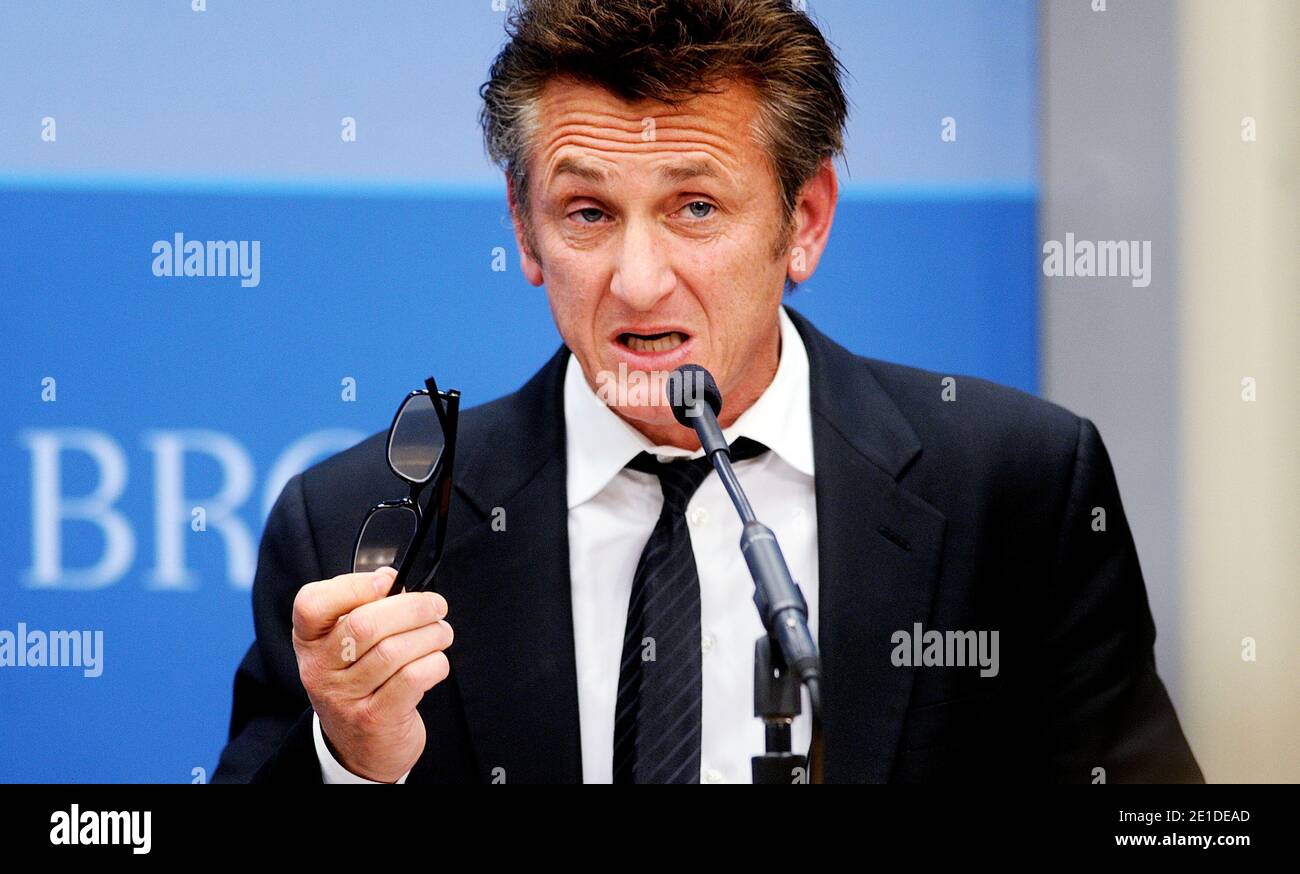 J p haitian relief organization hires stock photography and images Alamy