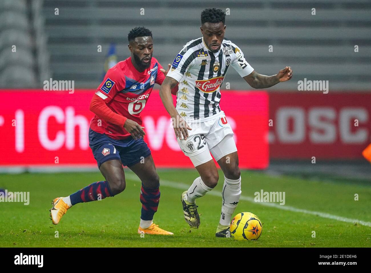 LILLE, FRANCE - JANUARY 6: Jonathan Bamba of Lille OSC, Abdoulaye Bamba of Angers SCO during the Ligue 1 match between Lille OSC and Angers SCO at Stade Pierre Mauroy on January 6, 2021 in Lille, France (Photo by Jeroen Meuwsen/BSR Agency/Alamy Live News)*** Local Caption *** Jonathan Bamba, Abdoulaye Bamba Stock Photo