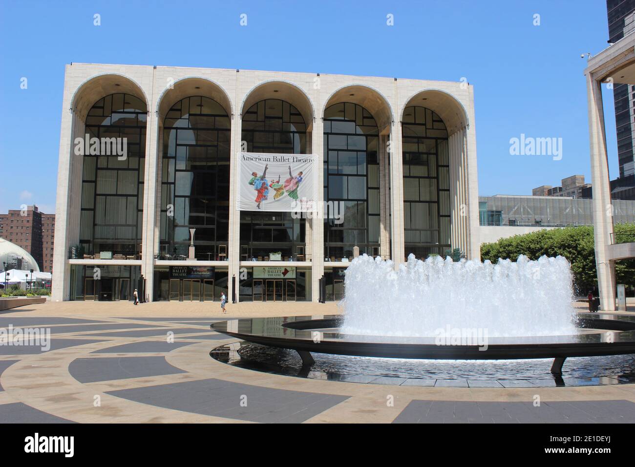 Metropolitan Opera House and Revson Fountain, Lincoln Center, New York Stock Photo